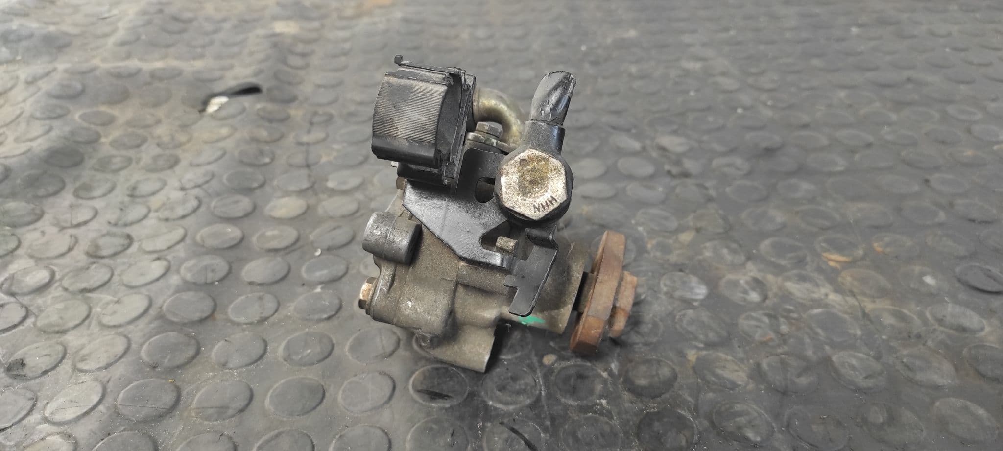 Recambio de BOMBA DIRECCION para VOLKSWAGEN GOLF IV BERLINA (1J1) 1.6 16V AZD        referencia OEM IAM 1J0422154B   - NEGRO 5