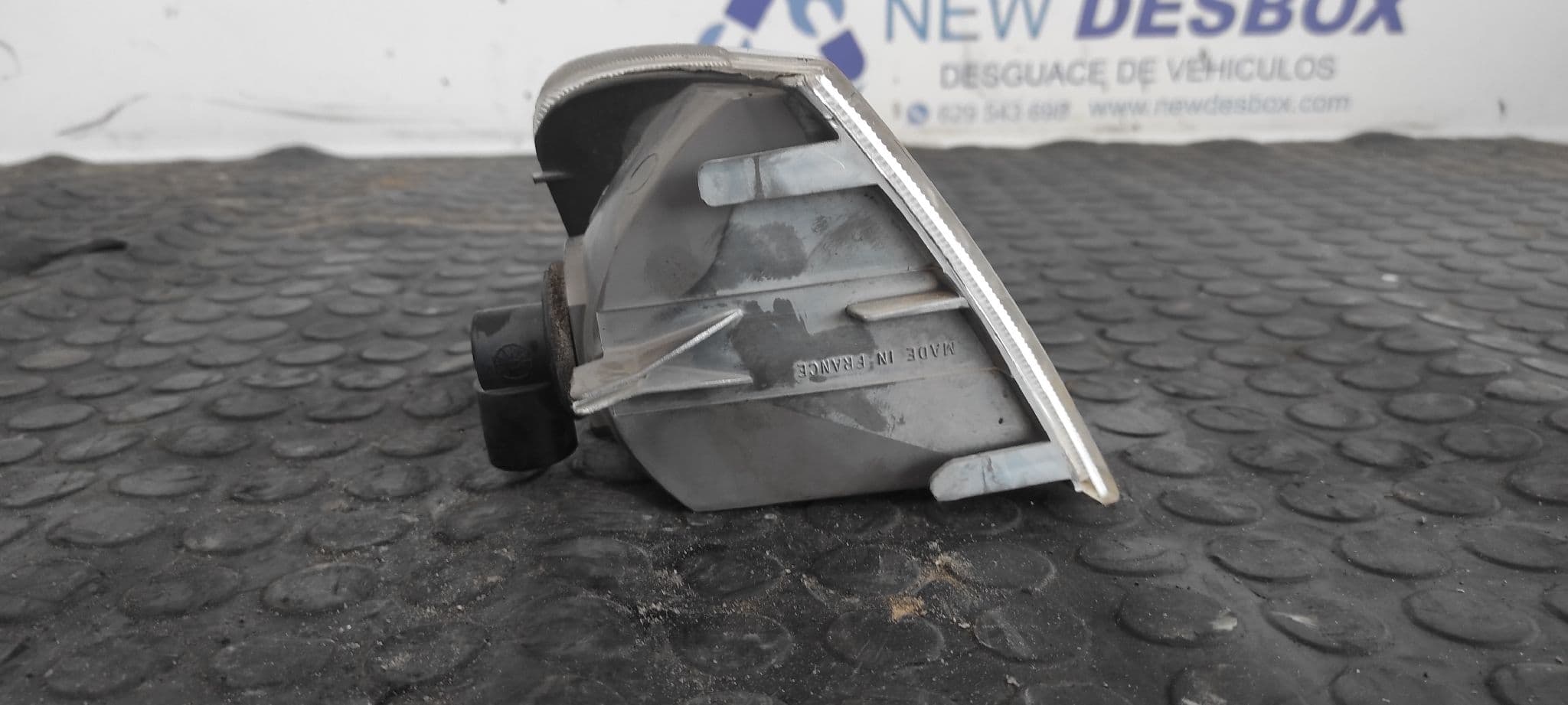 Recambio de PILOTO DELANTERO IZQUIERDO para PEUGEOT 405 BERLINA Embassy D D9BXUD9A referencia OEM IAM 10840   - BLANCO 4