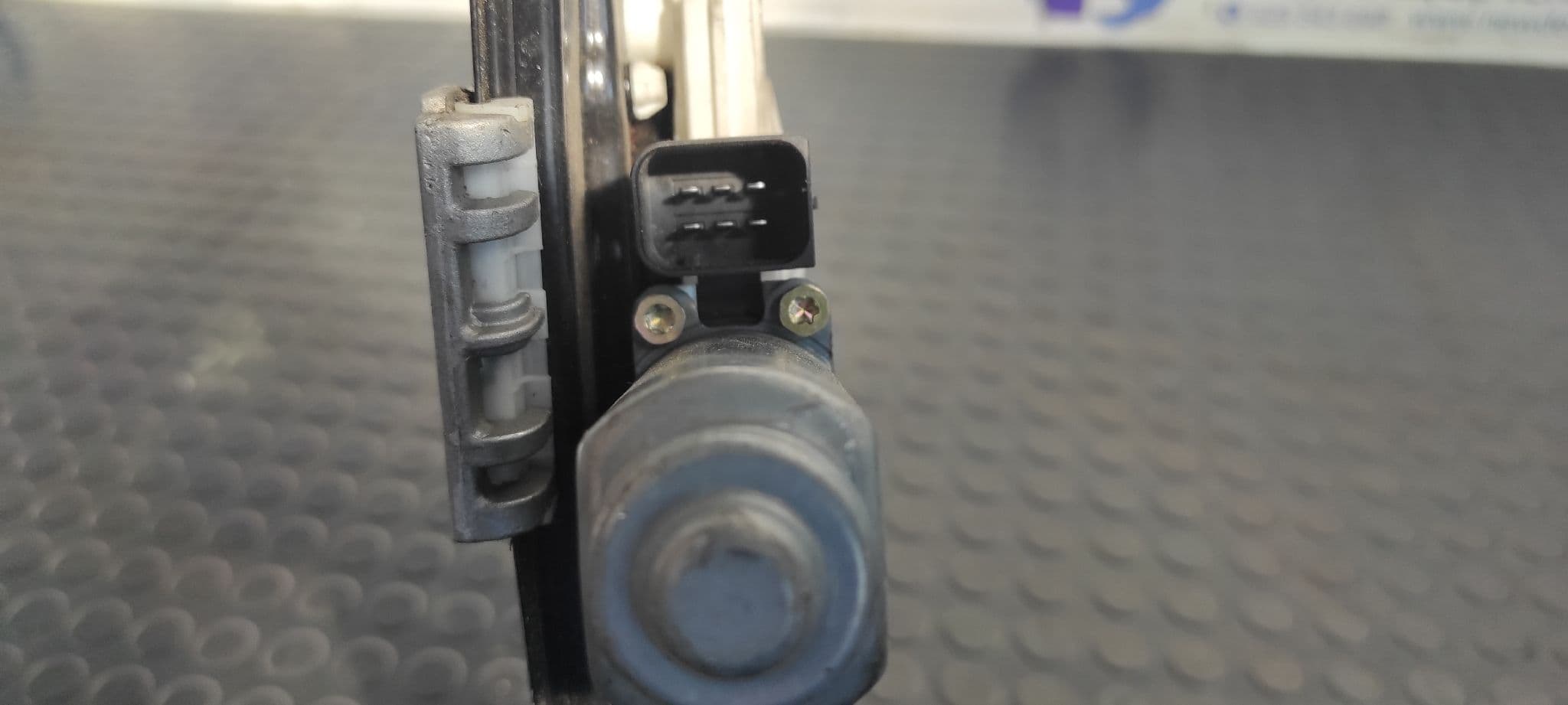 Recambio de ELEVALUNAS TRASERO DERECHO para MERCEDES-BENZ CLASE E (W211) BERLINA OM647961 referencia OEM IAM 2117300246   - AZUL 5