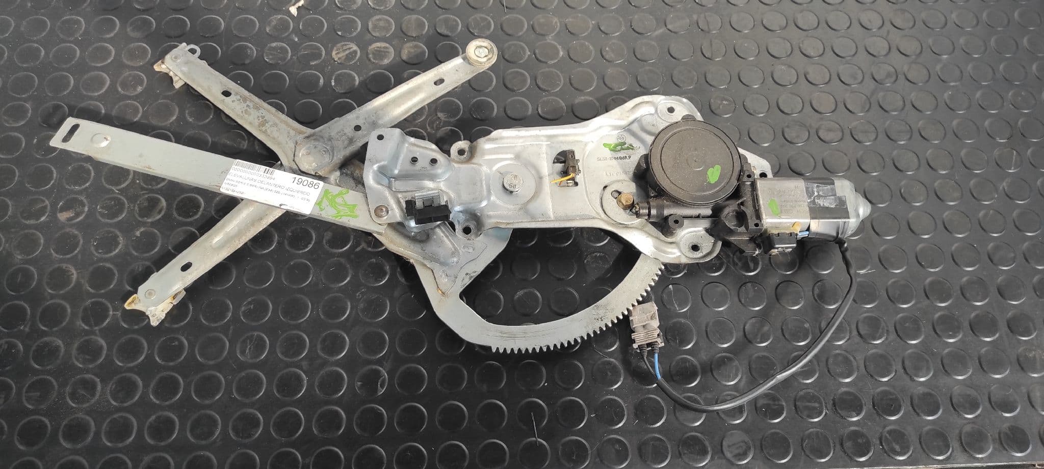 Recambio de ELEVALUNAS DELANTERO IZQUIERDO para BMW SERIE 5 BERLINA (E34) 525i (141kW) M50B25 referencia OEM IAM 513219440699   - BLANCO