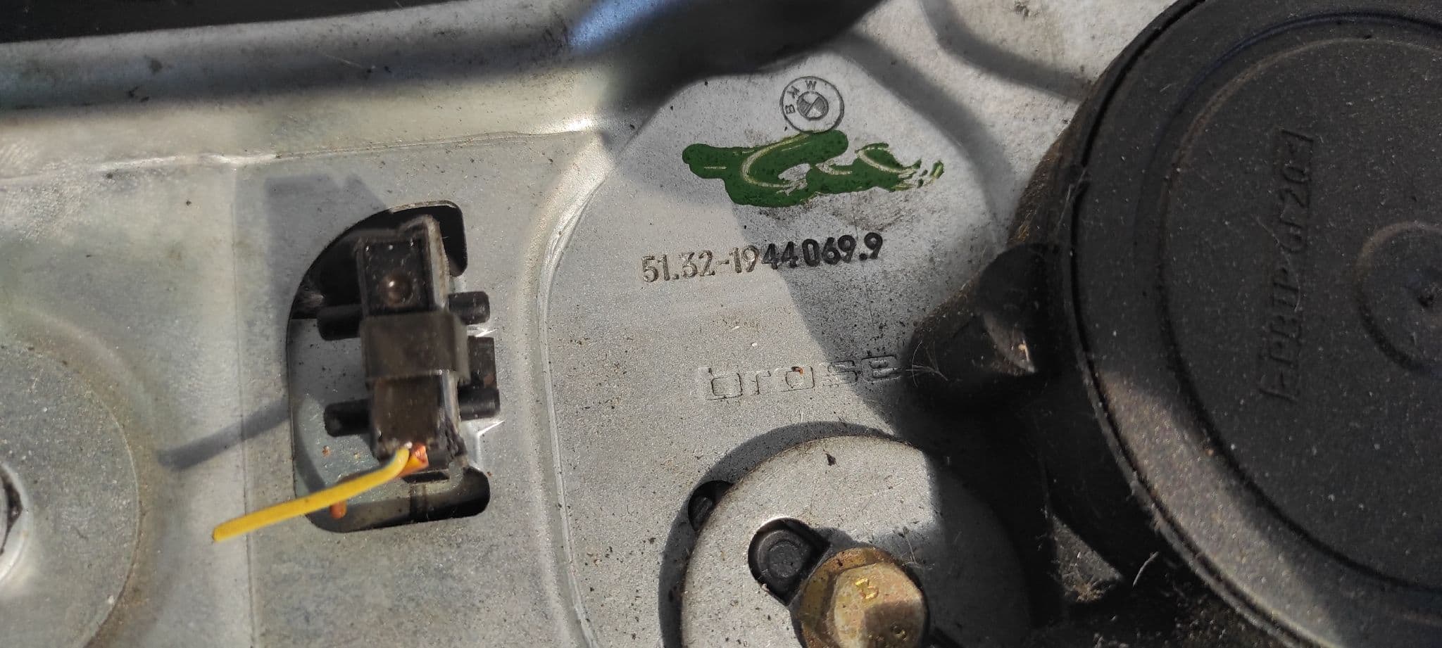 Recambio de ELEVALUNAS DELANTERO IZQUIERDO para BMW SERIE 5 BERLINA (E34) 525i (141kW) M50B25 referencia OEM IAM 513219440699   - BLANCO 5
