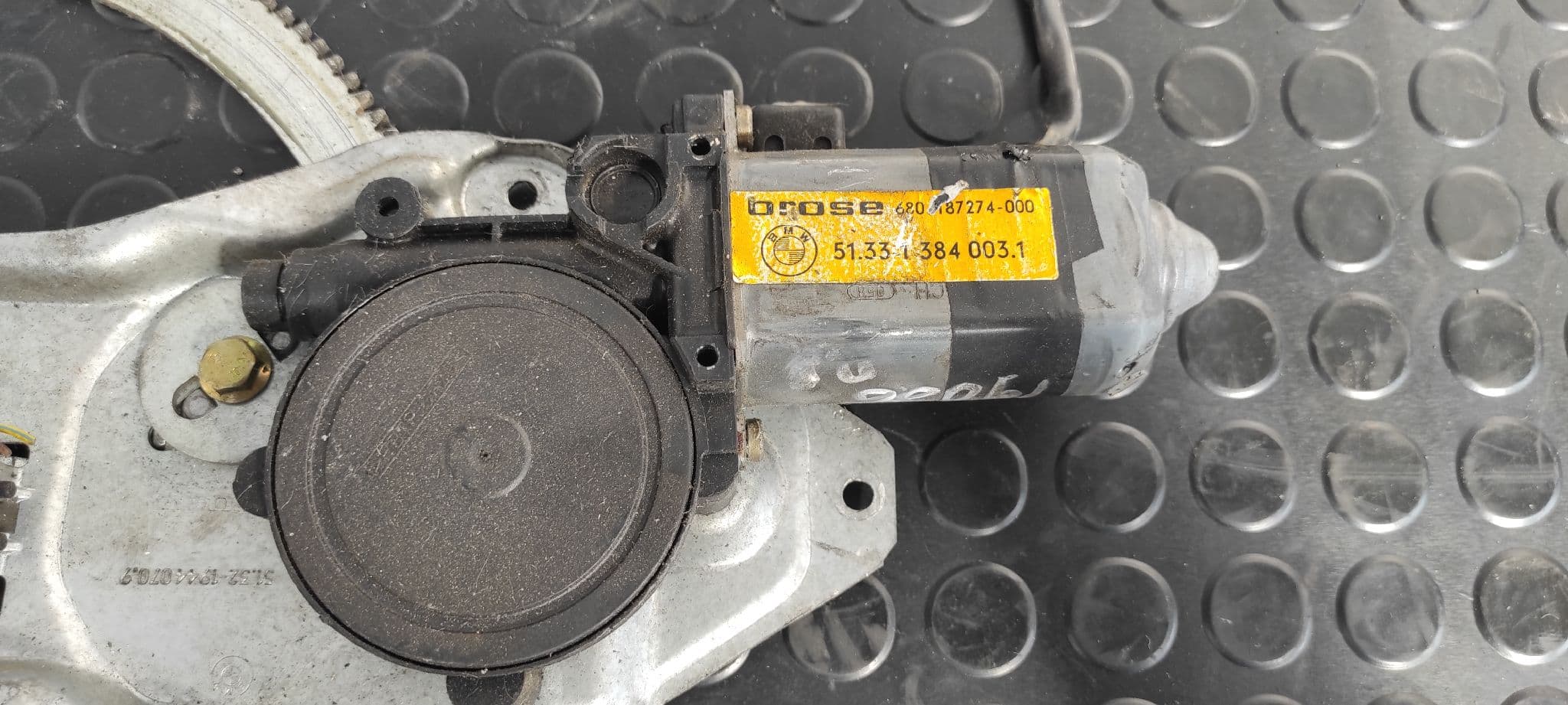 Recambio de ELEVALUNAS DELANTERO DERECHO para BMW SERIE 5 BERLINA (E34) 525i (141kW) M50B25 referencia OEM IAM 513219440709   - BLANCO 3