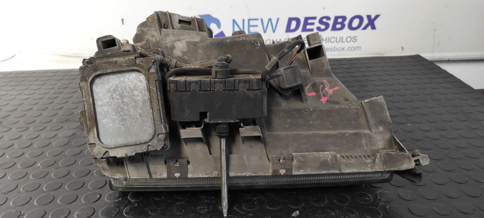 Recambio de FARO IZQUIERDO para MERCEDES-BENZ CLASE S (W140) referencia OEM IAM 1408208961 10