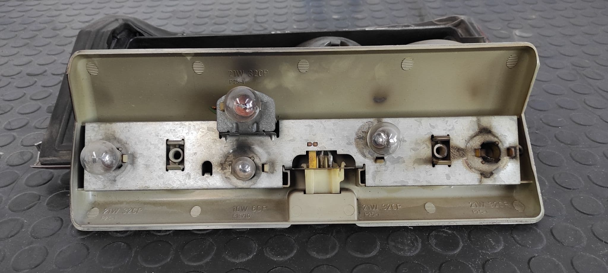 Recambio de PILOTO TRASERO IZQUIERDO para BMW SERIE 5 (E12) 2.8 M30B28 referencia OEM IAM 44708536S   - NARANJA 10