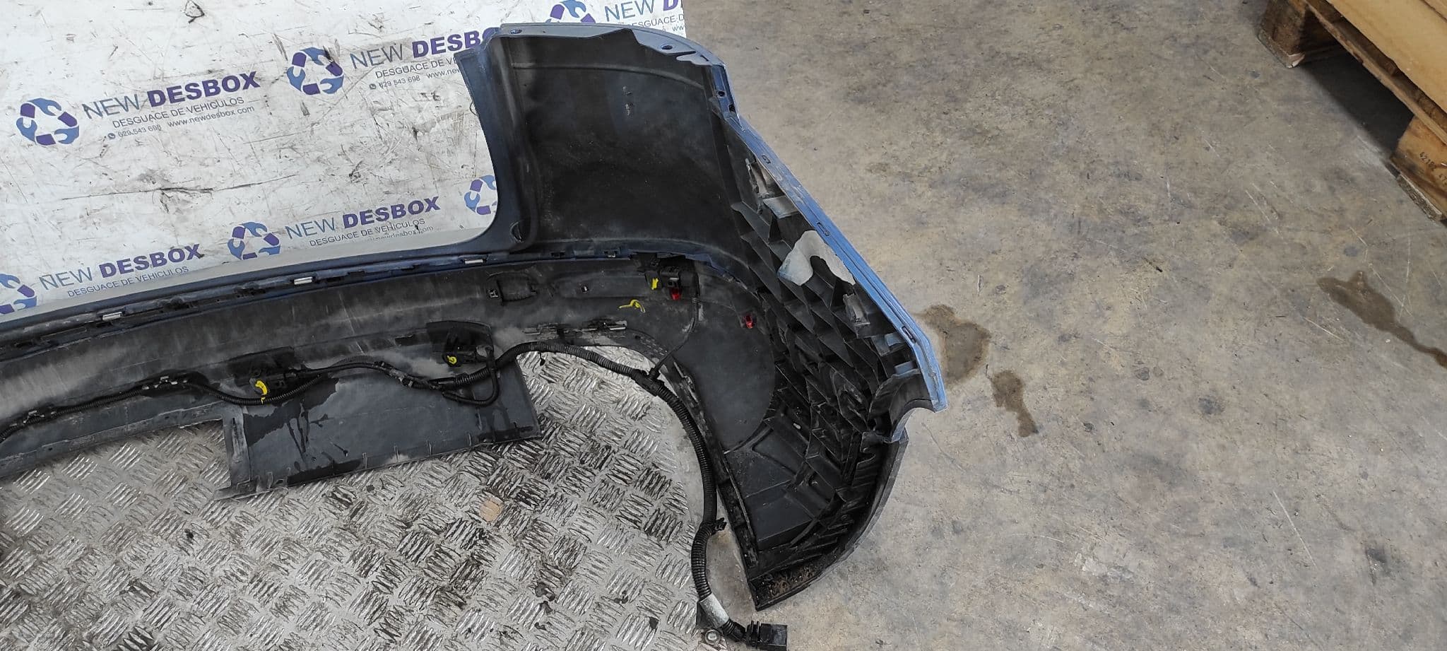 Recambio de PARAGOLPES TRASERO para VOLKSWAGEN TOUAREG (7LA) BLE referencia OEM IAM    - AZUL CLARO 5
