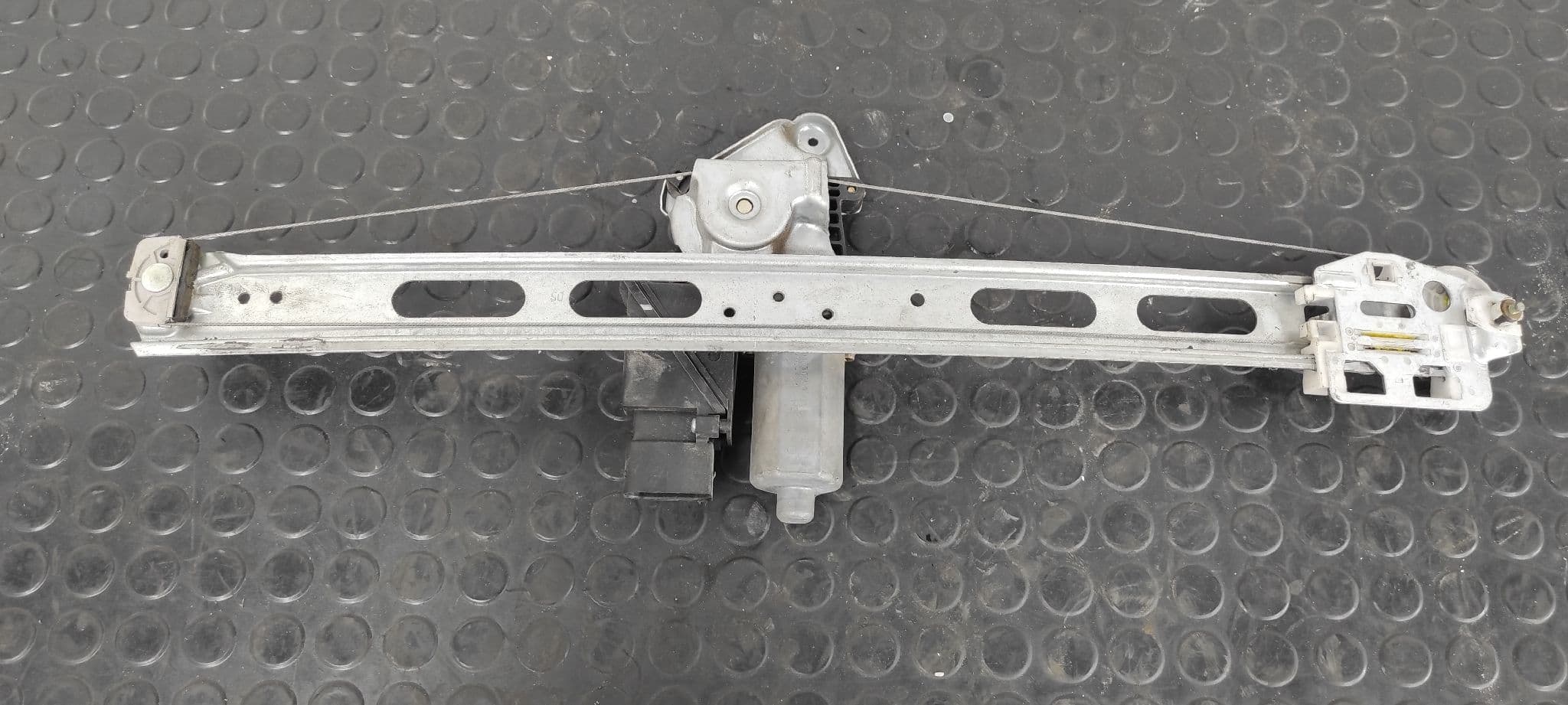 Recambio de ELEVALUNAS DELANTERO IZQUIERDO para MERCEDES CLASE A (W168) referencia OEM IAM 0130821699 3
