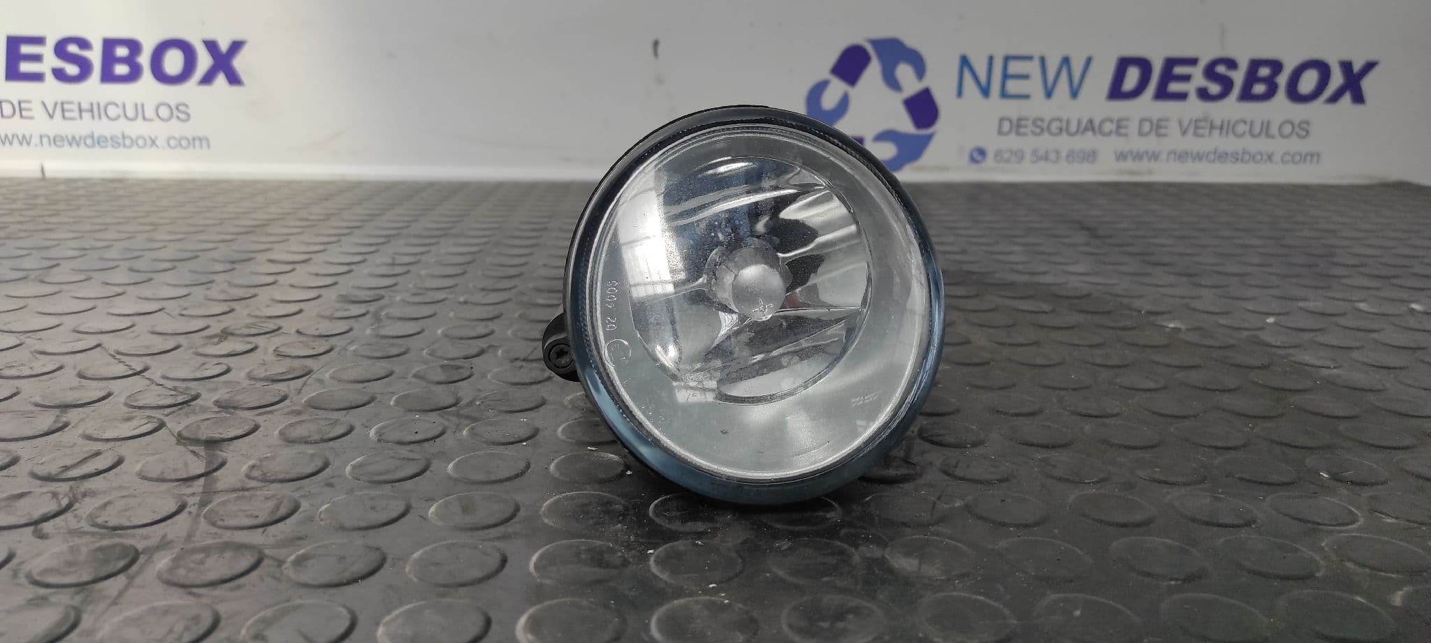 Recambio de FARO ANTINIEBLA IZQUIERDO para RENAULT LAGUNA (B56) 1.8 16V RT F4P760 referencia OEM IAM 7701045718   - BLANCO