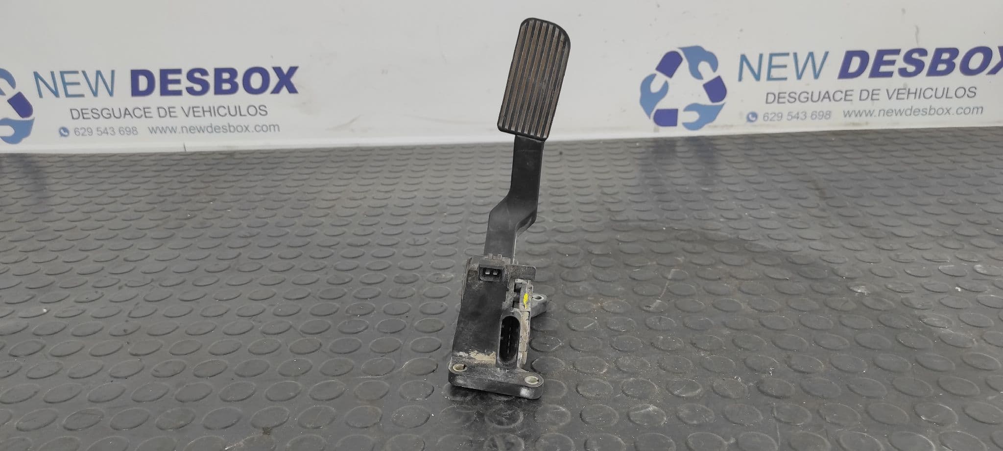 Recambio de POTENCIOMETRO PEDAL para MERCEDES-BENZ VITO (W638) CAJA CERRADA 2.2 16V CDI Turbodiesel CAT 611980 referencia OEM IAM A9013000504   - AMARILLO