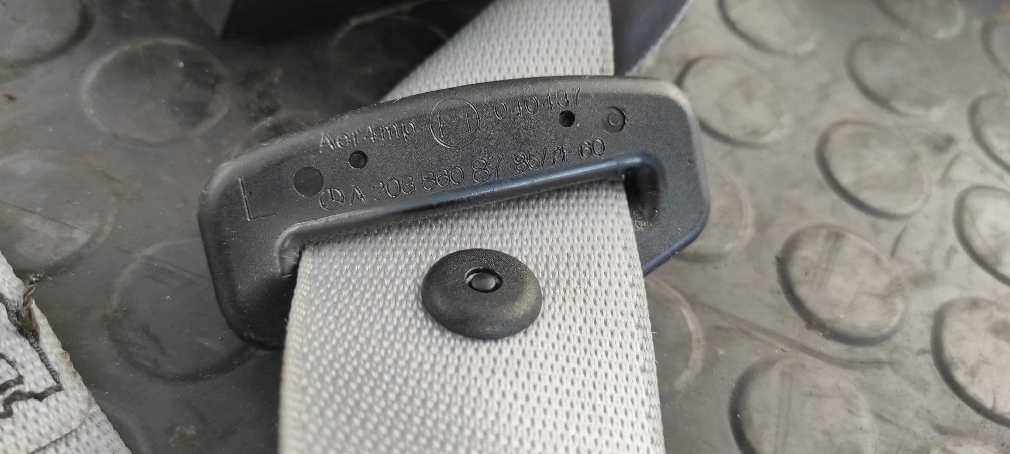 Recambio de CINTURON TRASERO IZQUIERDO para MERCEDES-BENZ CLASE C (W203) BERLINA 2.2 CDI CAT OM611962 referencia OEM IAM A2038608785   - GRIS 3