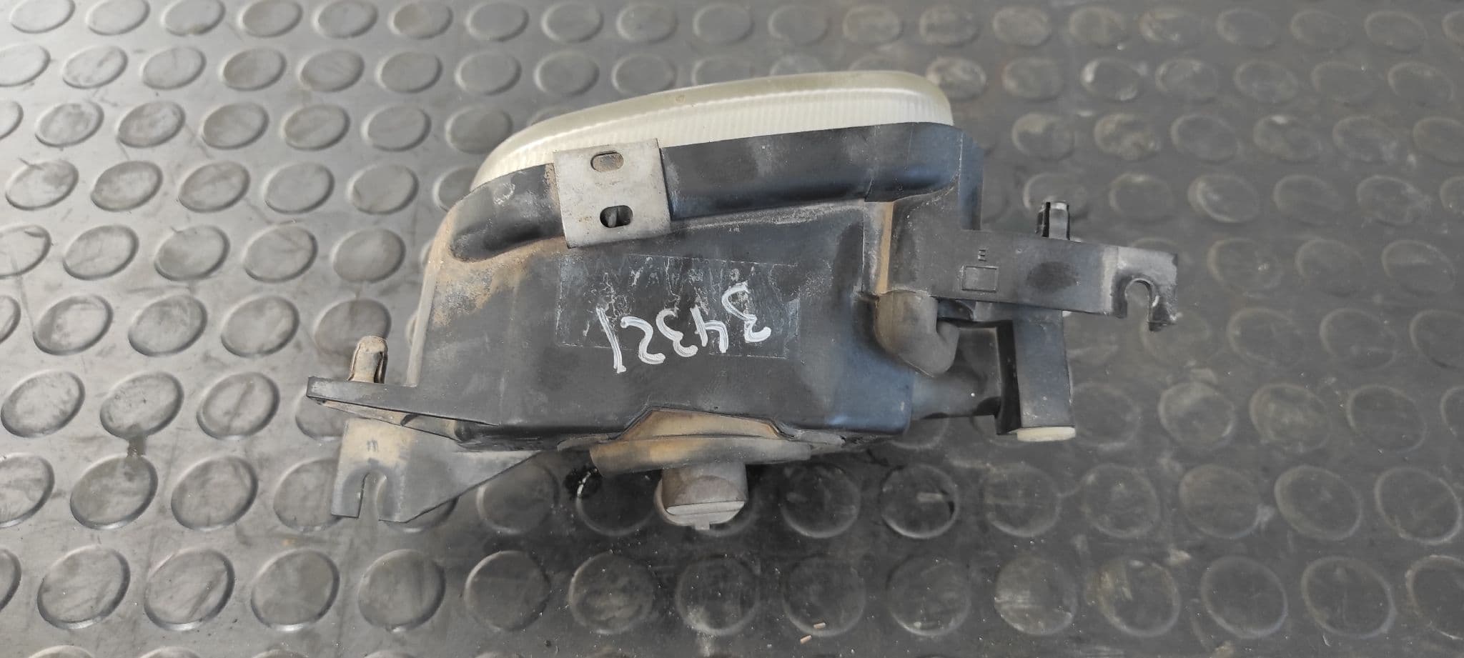 Recambio de FARO ANTINIEBLA IZQUIERDO para MERCEDES-BENZ CLASE C (W203) BERLINA 2.0 Compresor CAT 111955 referencia OEM IAM 15099900   - PLATA 3