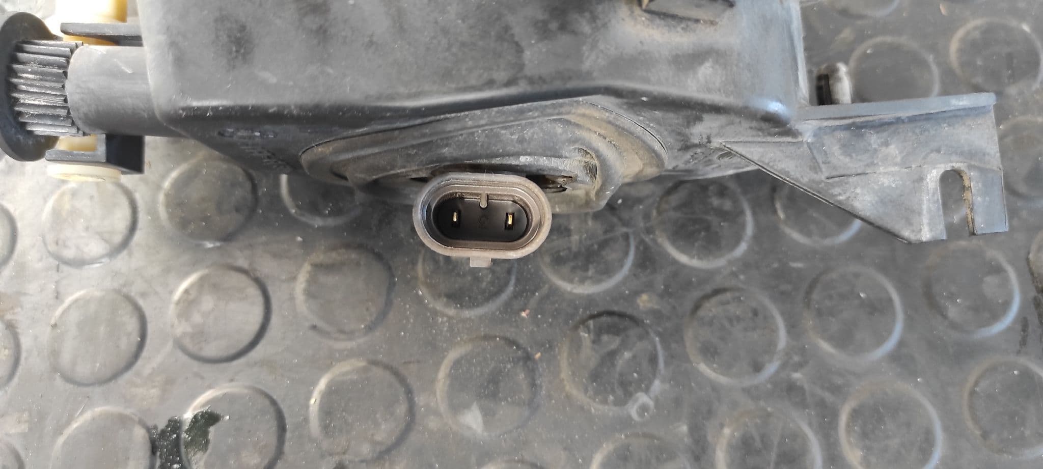 Recambio de FARO ANTINIEBLA IZQUIERDO para MERCEDES-BENZ CLASE C (W203) BERLINA 2.0 Compresor CAT 111955 referencia OEM IAM 15099900   - PLATA 4