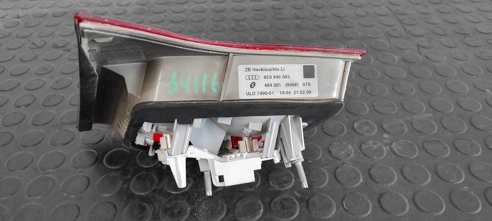 Recambio de PILOTO PORTON IZQUIERDO para AUDI A4 AVANT (8E) 2.0 TDI Quattro (DPF) BRE referencia OEM IAM    - BLANCO 2