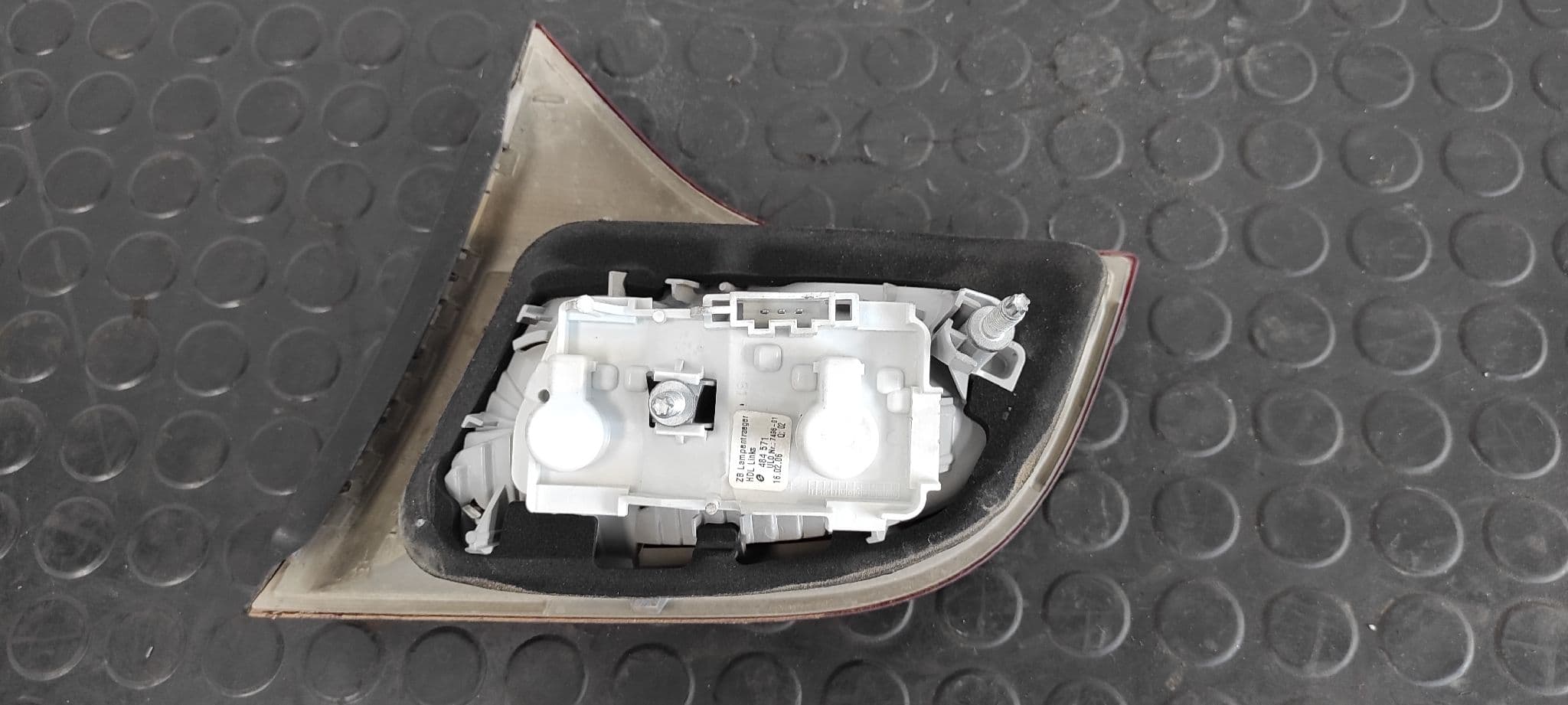 Recambio de PILOTO PORTON IZQUIERDO para AUDI A4 AVANT (8E) 2.0 TDI Quattro (DPF) BRE referencia OEM IAM    - BLANCO 3