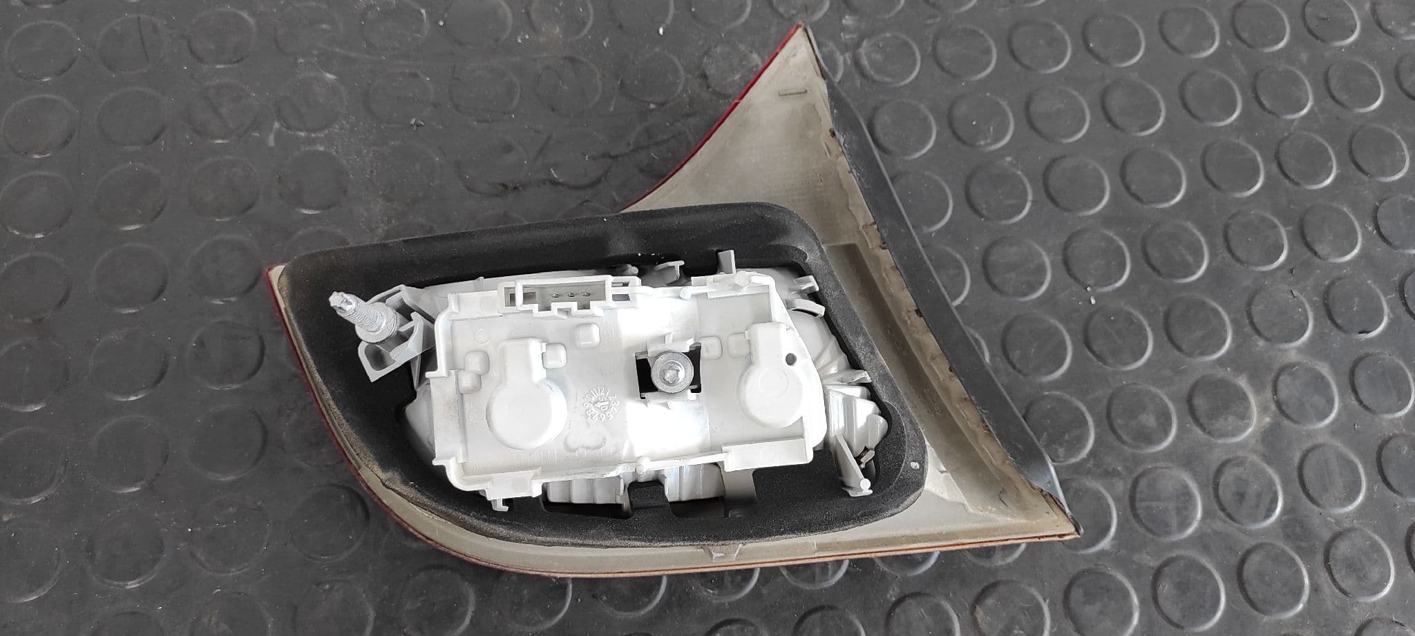 Recambio de PILOTO PORTON DERECHO para AUDI A4 AVANT (8E) 2.0 TDI Quattro (DPF) BRE referencia OEM IAM    - BLANCO 2