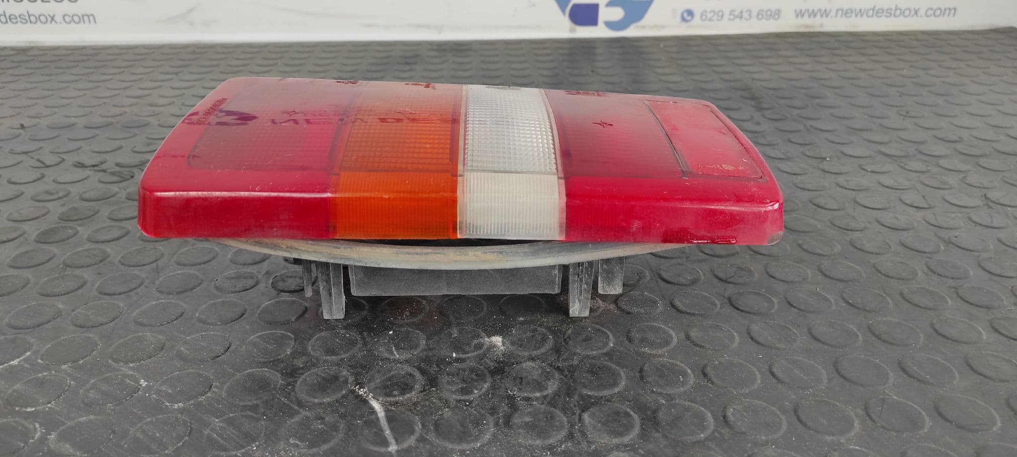 Recambio de PILOTO TRASERO IZQUIERDO para RENAULT TRAFIC (DESDE 5.89) 2.5 Diesel S8U750 referencia OEM IAM SEIMA 20860   - BLANCO 3