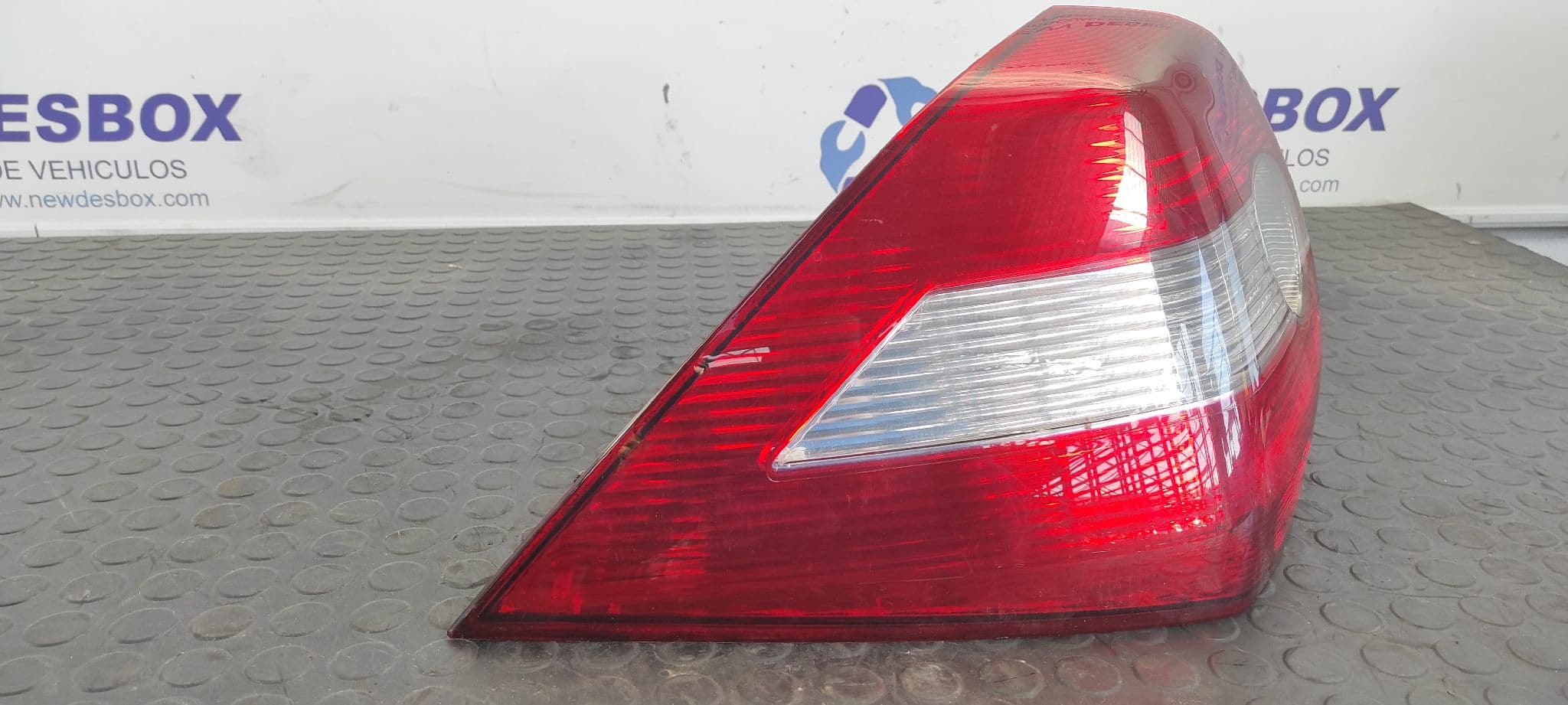 Recambio de PILOTO TRASERO IZQUIERDO para RENAULT MEGANE II BERLINA 3P Confort Expression K9KD7 referencia OEM IAM    - BLANCO 2