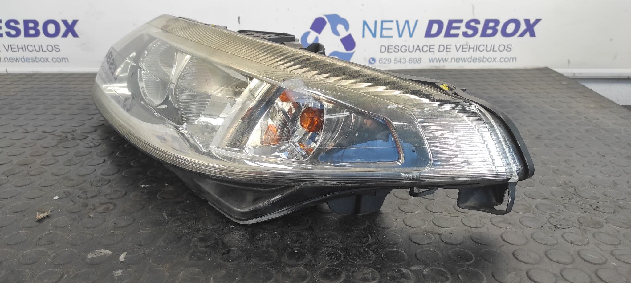 Recambio de FARO IZQUIERDO para RENAULT LAGUNA II (BG0) referencia OEM IAM 8200002845 3