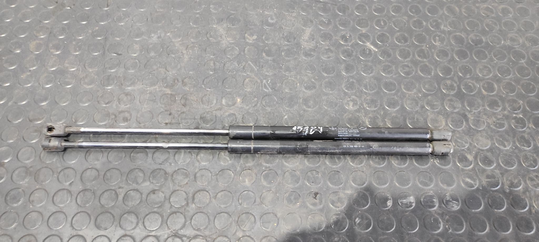 Recambio de AMORTIGUADORES MALETERO / PORTON para MERCEDES-BENZ CLASE A (W168) 1.9 CAT referencia OEM IAM A1689800164   - AZUL