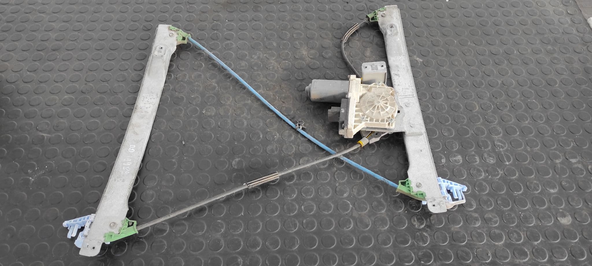 Recambio de ELEVALUNAS DELANTERO DERECHO para CITROEN C2 KFVTU3JP referencia OEM IAM 96119604   - NEGRO 5