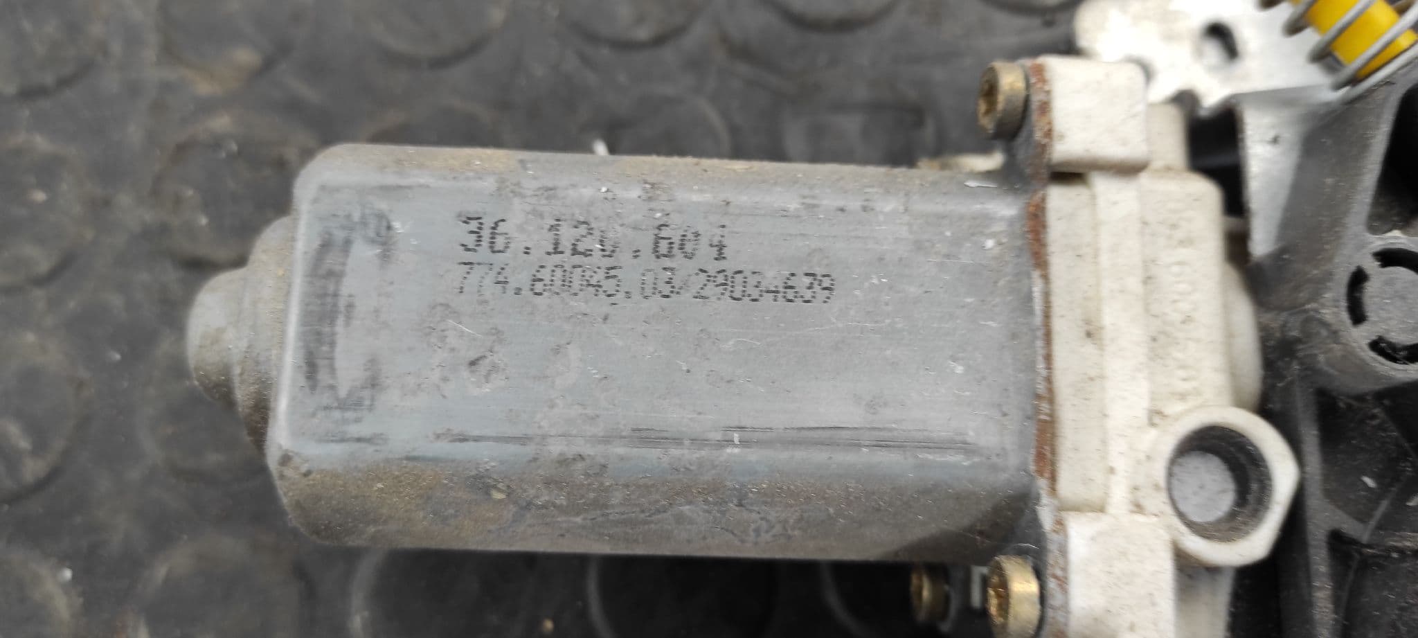 Recambio de ELEVALUNAS DELANTERO IZQUIERDO para CITROEN C2 KFVTU3JP referencia OEM IAM 9641241380   - NEGRO 6