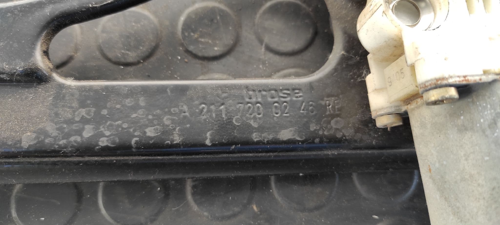 Recambio de ELEVALUNAS DELANTERO DERECHO para MERCEDES-BENZ CLASE E (W211) referencia OEM IAM A2117200246 6