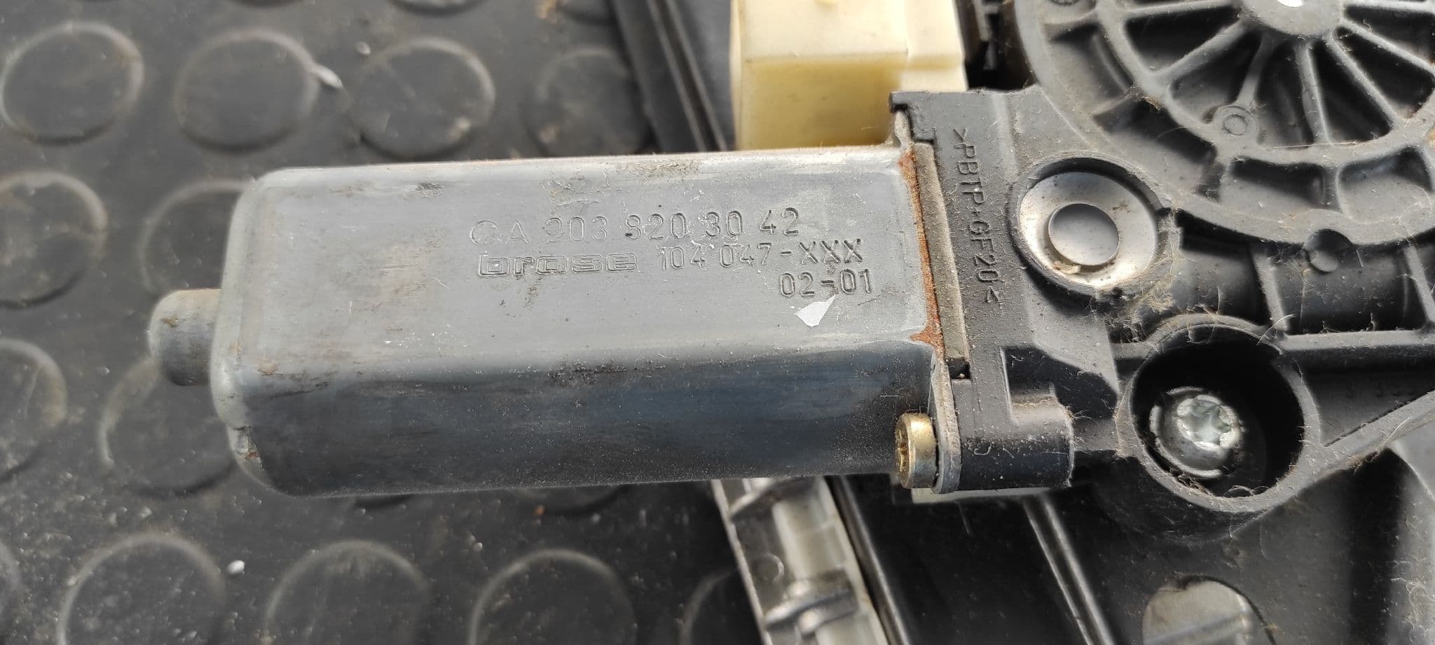 Recambio de ELEVALUNAS TRASERO DERECHO para MERCEDES-BENZ CLASE E (W211) BERLINA 3.2 CDI CAT 648961 referencia OEM IAM A2038203042   - NEGRO 4