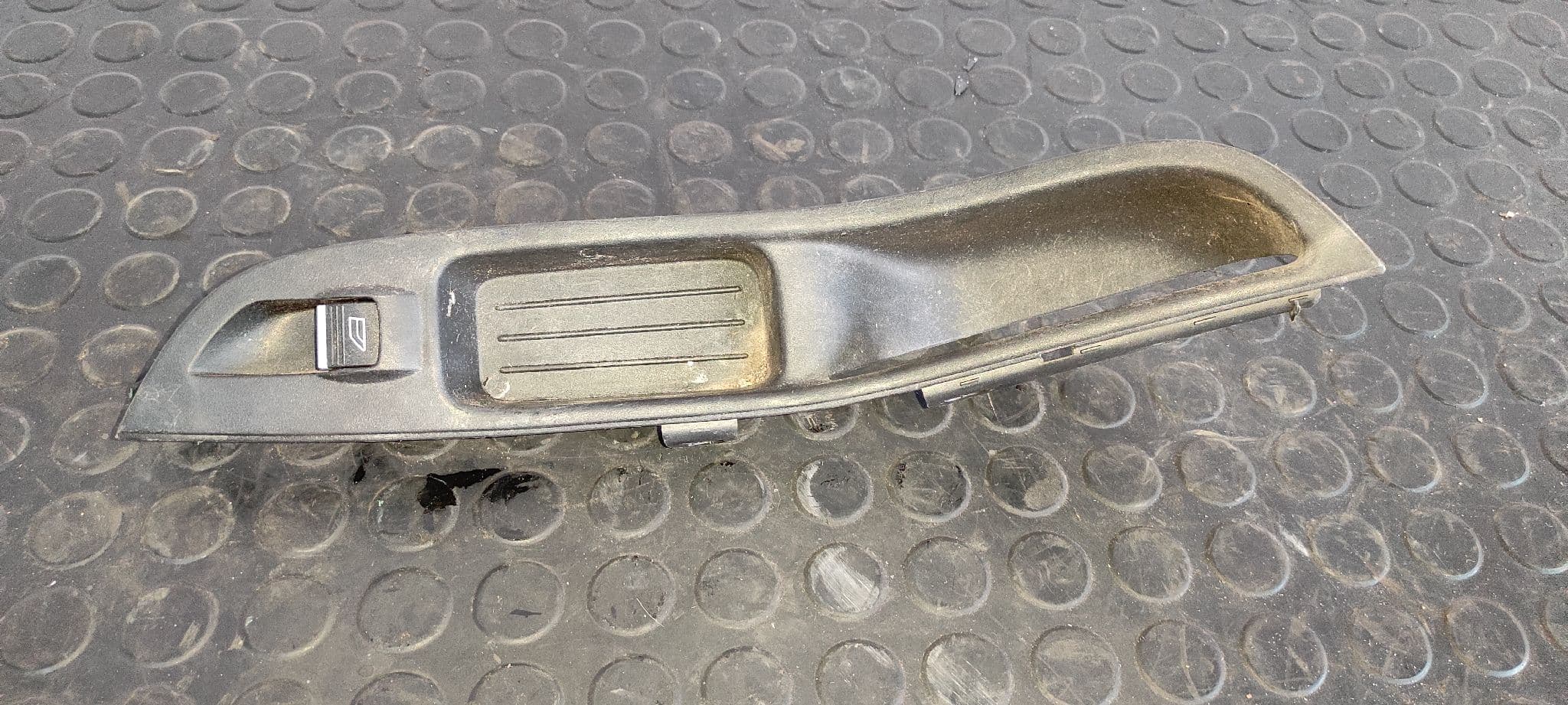 Recambio de MANDO ELEVALUNAS DELANTERO DERECHO para FORD FOCUS TURN. Titanium XWDD referencia OEM IAM BM51A240A40ADW   - AZUL