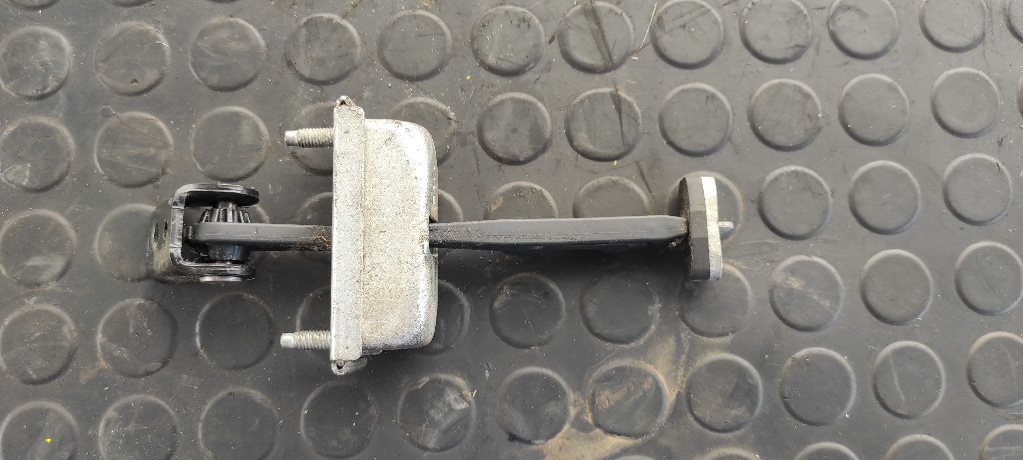 Recambio de RETENEDOR PUERTA DERECHA para FORD FOCUS BERLINA (CAP) Trend G8DA referencia OEM IAM 294AVD4E   - GRIS 6