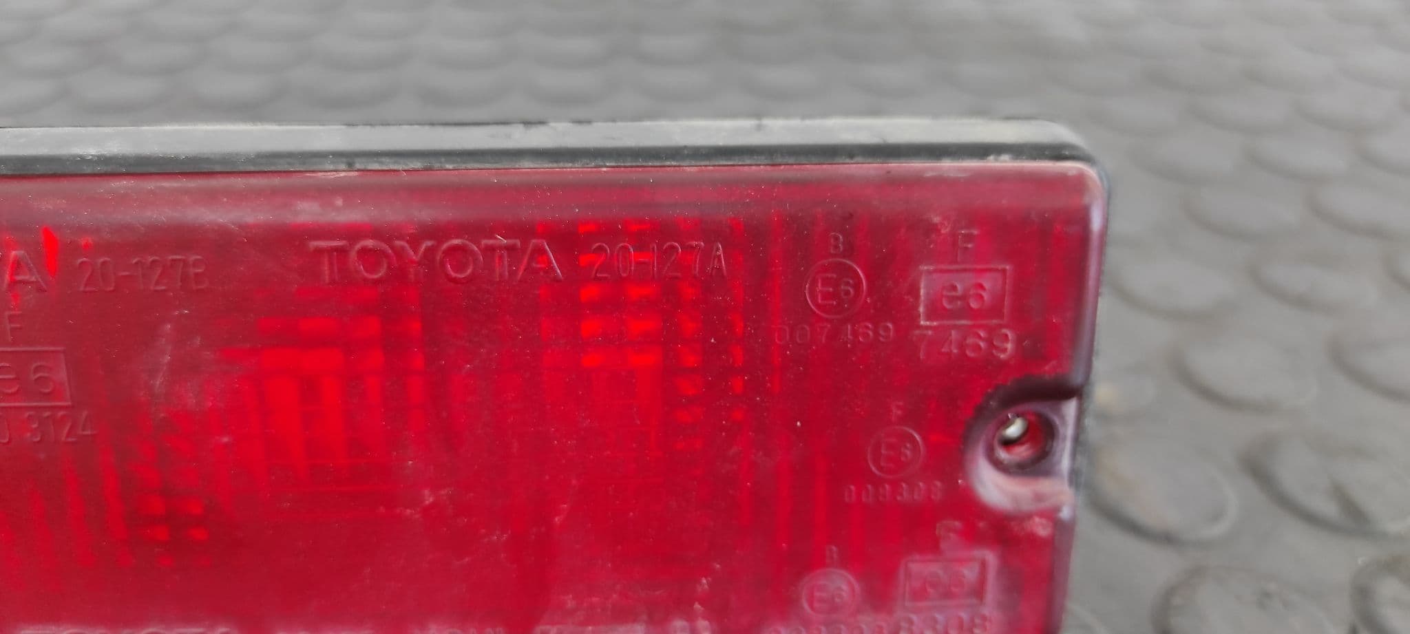 Recambio de PILOTO PORTON IZQUIERDO para TOYOTA RAV 4 (A2) 1.8 Luna (2003->) 1ZZ-FE referencia OEM IAM 20127A   - BLANCO 2