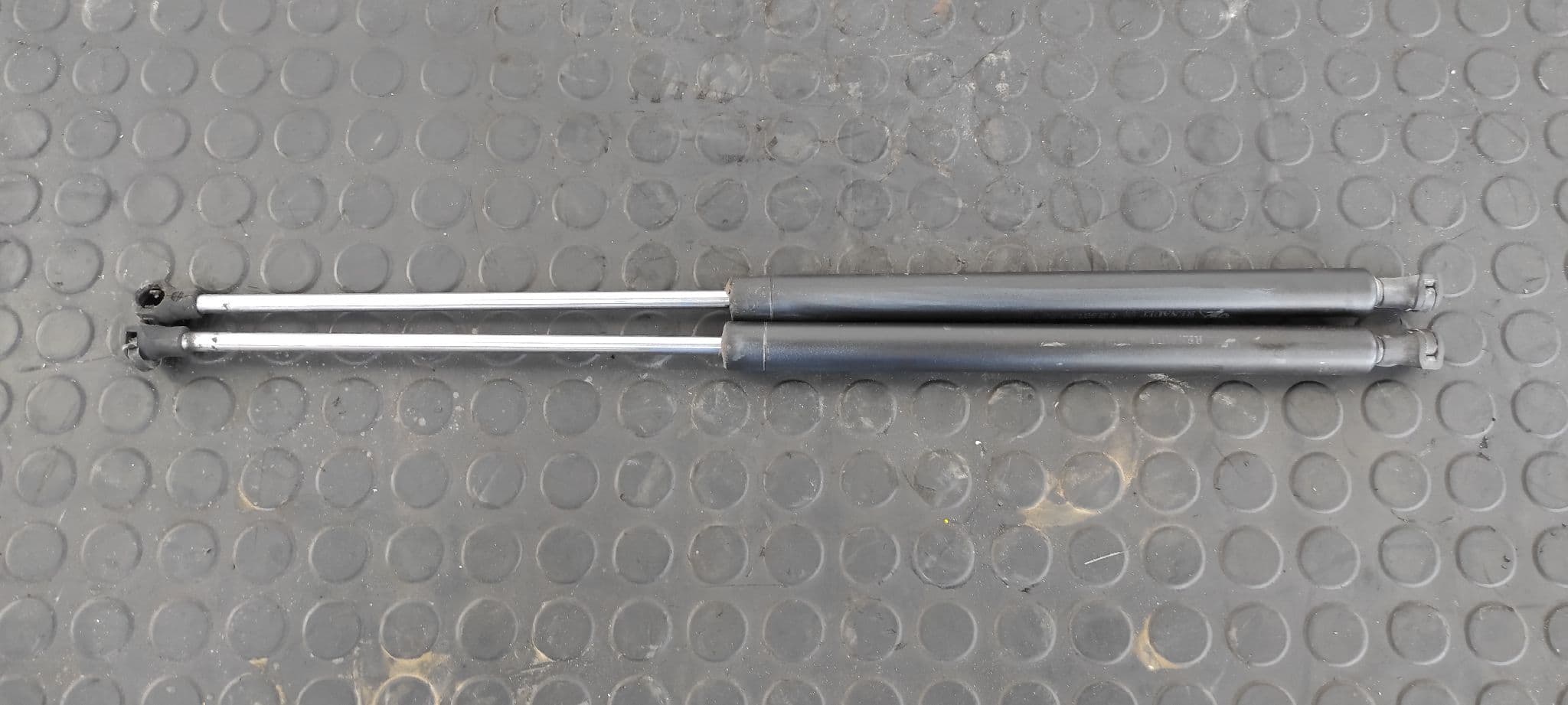 Recambio de AMORTIGUADORES MALETERO / PORTON para RENAULT LAGUNA II (BG0) Authentique K4M710 referencia OEM IAM 8200000902B   - GRIS