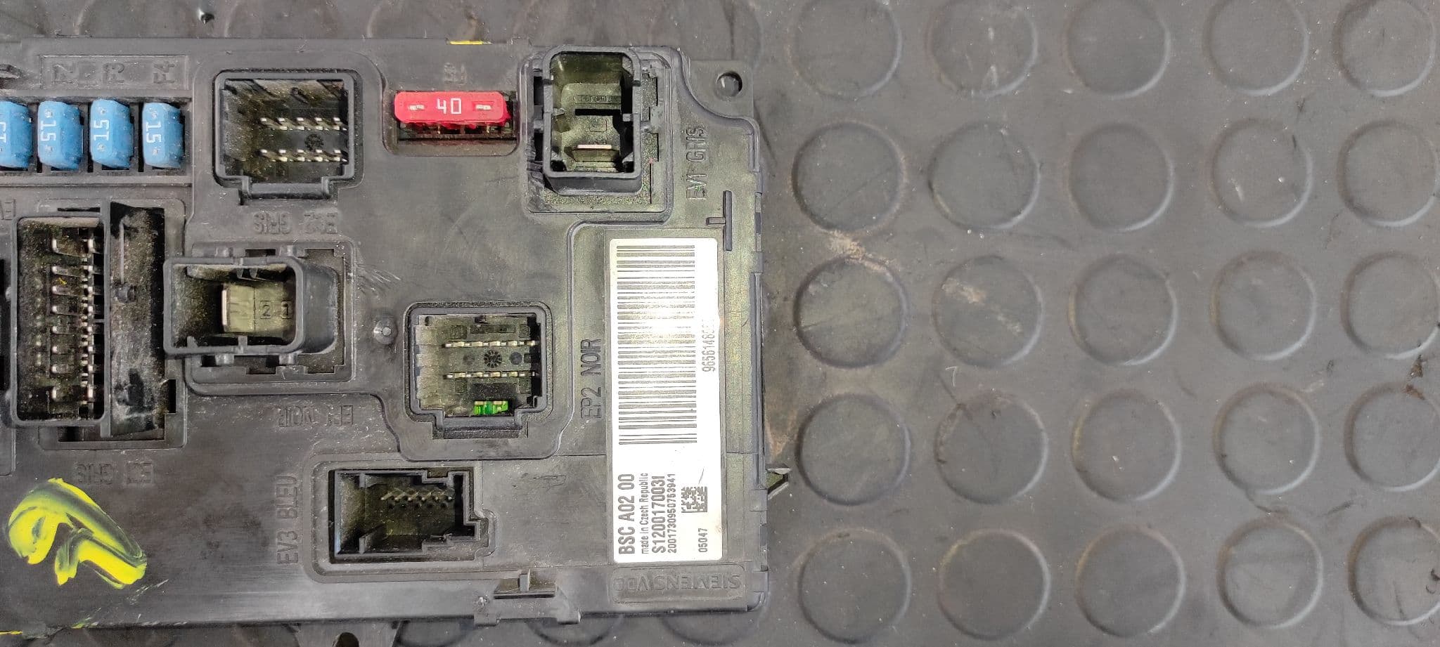 Recambio de CAJA RELES / FUSIBLES para PEUGEOT 407 2.0 16V HDI FAP CAT (RHR / DW10BTED4) RHR referencia OEM IAM 9656148080 2