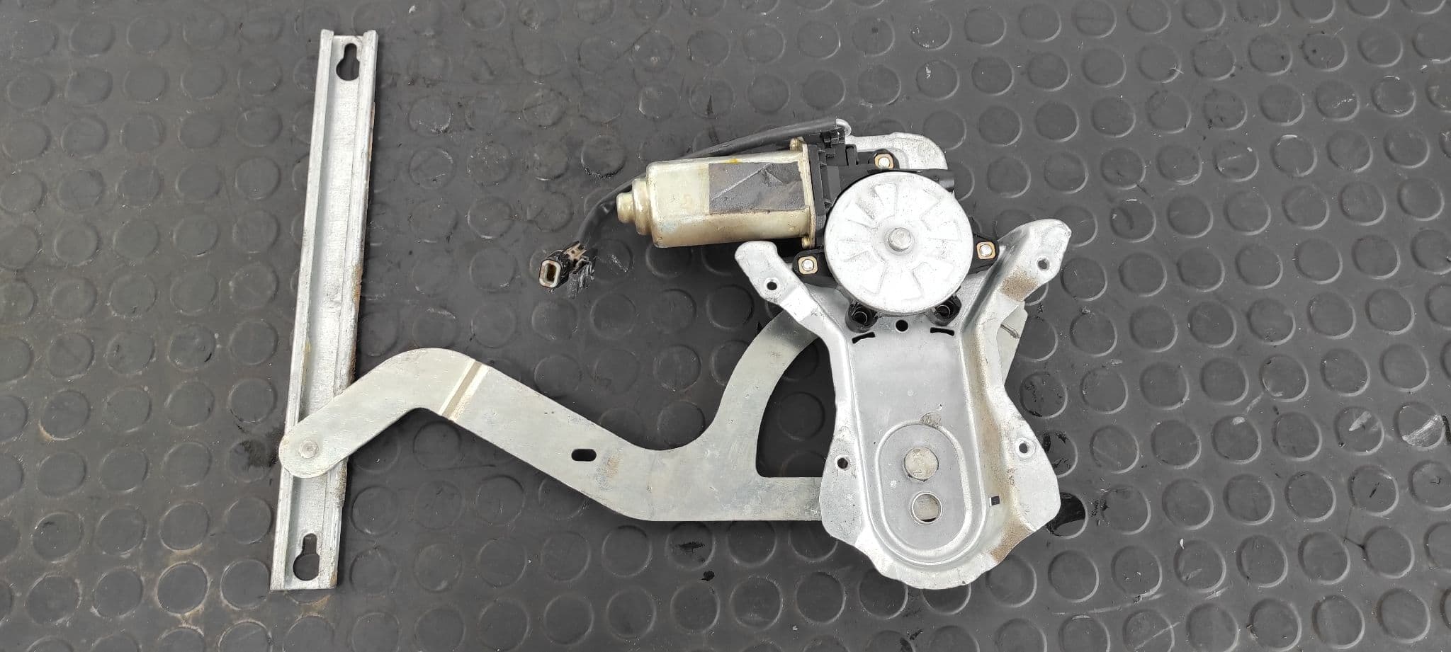 Recambio de ELEVALUNAS TRASERO DERECHO para LAND ROVER DISCOVERY (LT) 10DP referencia OEM IAM MMR511136   - VERDE 3
