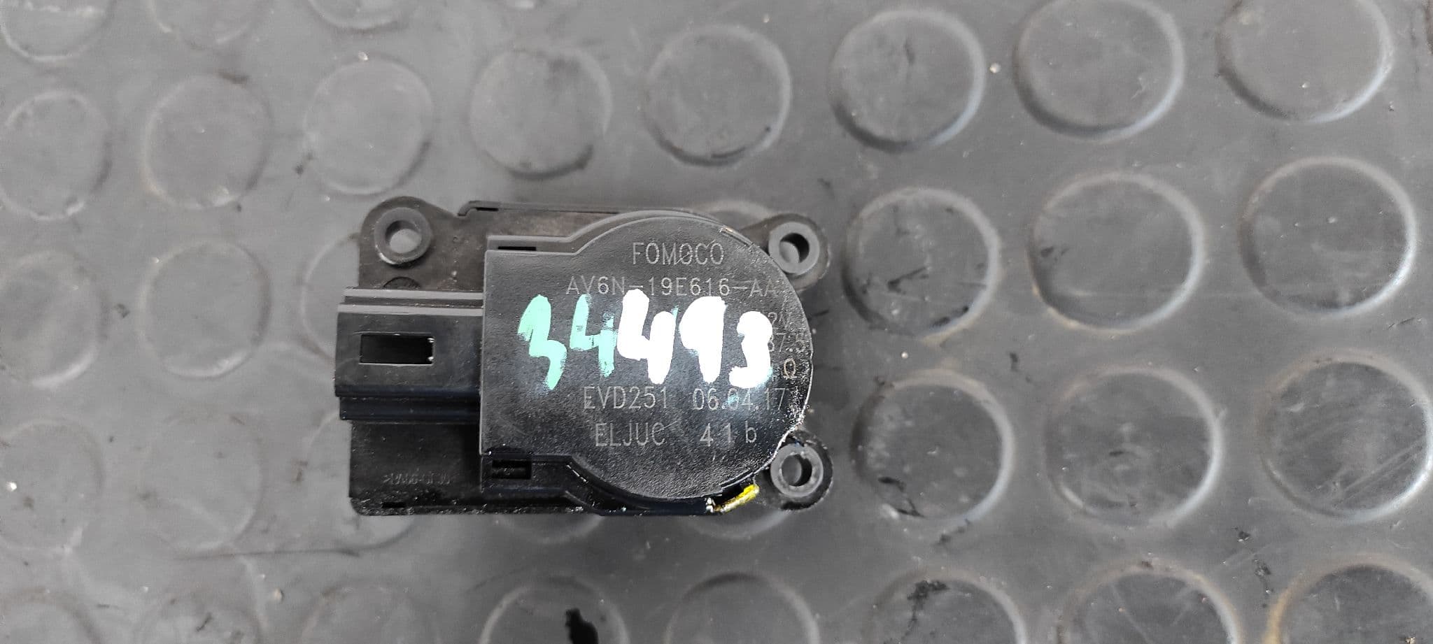 Recambio de MOTOR APERTURA TRAMPILLAS CLIMATIZADOR para FORD FOCUS TURN. Titanium XWDD referencia OEM IAM AV6N19E616AA   - AZUL