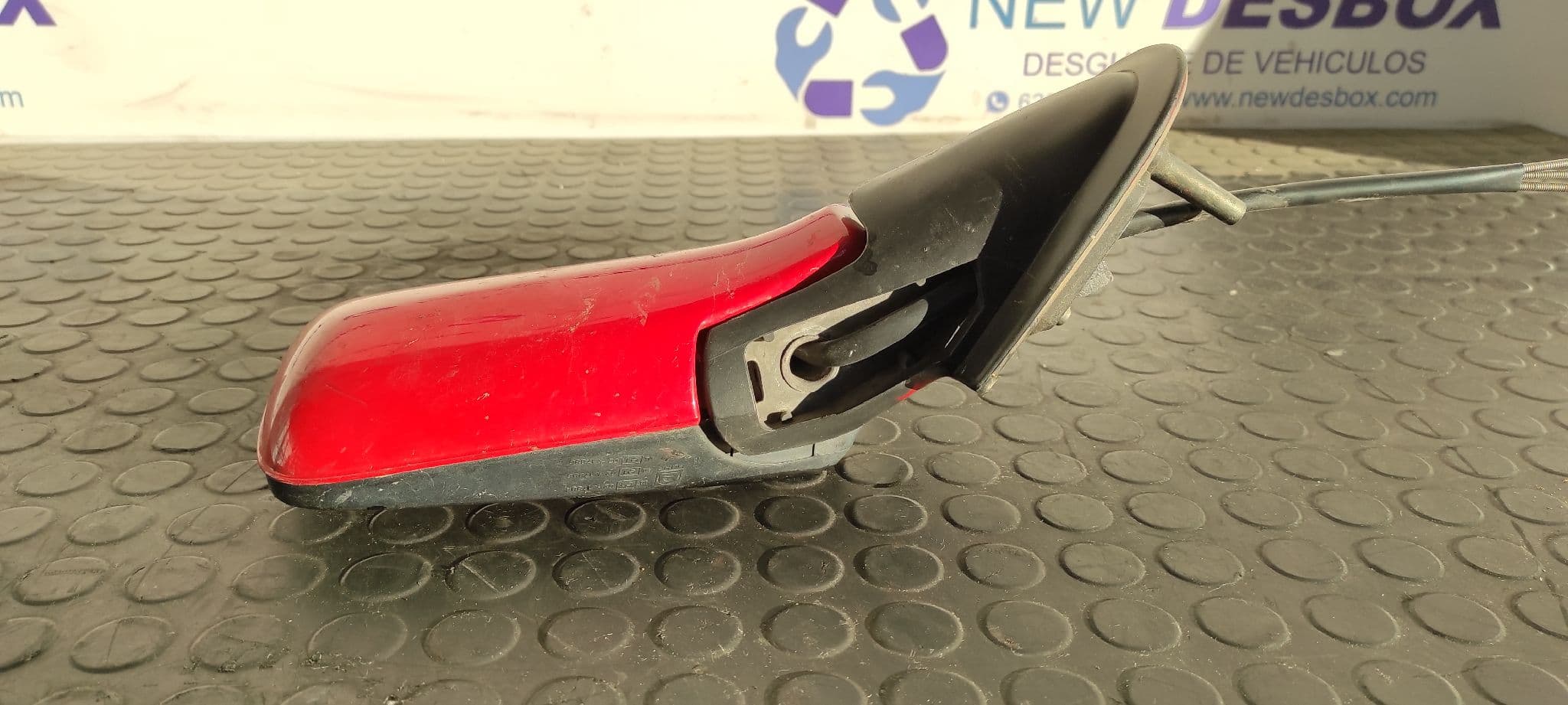 Recambio de RETROVISOR DERECHO para VOLKSWAGEN GOLF III BERLINA (1H1) 1.6 AEK referencia OEM IAM 0217384   - ROJO 2