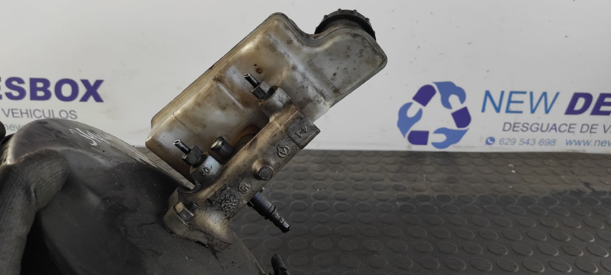 Recambio de BOMBA FRENO para FORD FOCUS BERLINA (CAP) Ambiente (D) HHDA referencia OEM IAM 03350891031   - BLANCO 4
