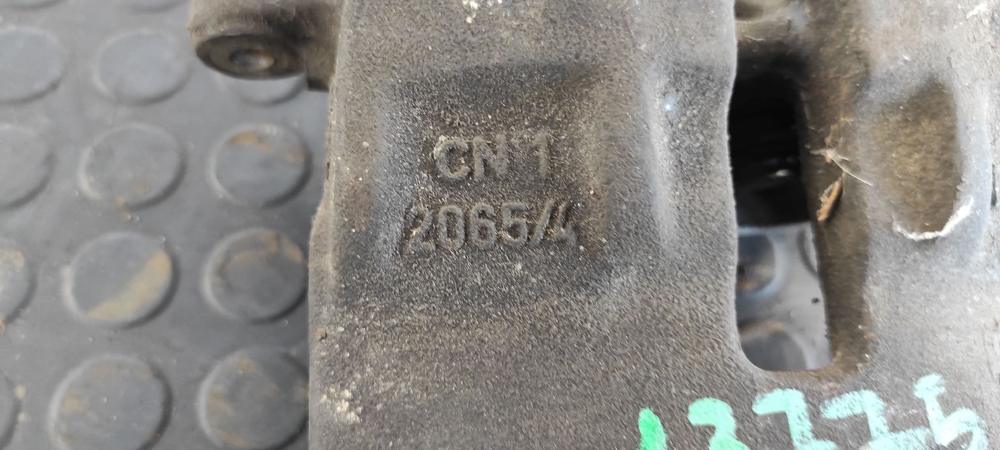 Recambio de PINZA DE FRENO DELANTERA DERECHA para LAND ROVER DISCOVERY (LT) 2.5 Turbodiesel 10DP referencia OEM IAM CN1 20654   - VERDE 3