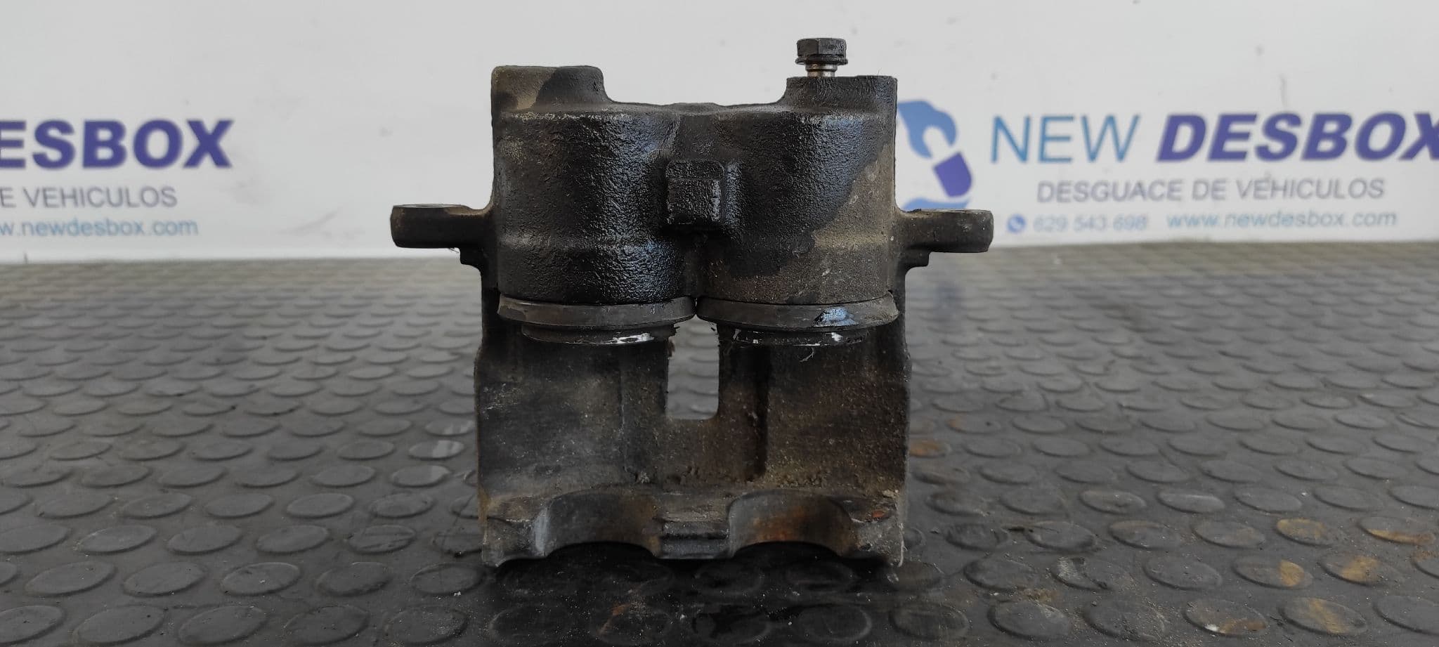 Recambio de PINZA DE FRENO DELANTERA DERECHA para LAND ROVER DISCOVERY (LT) 2.5 Turbodiesel 10DP referencia OEM IAM CN1 20654   - VERDE 5