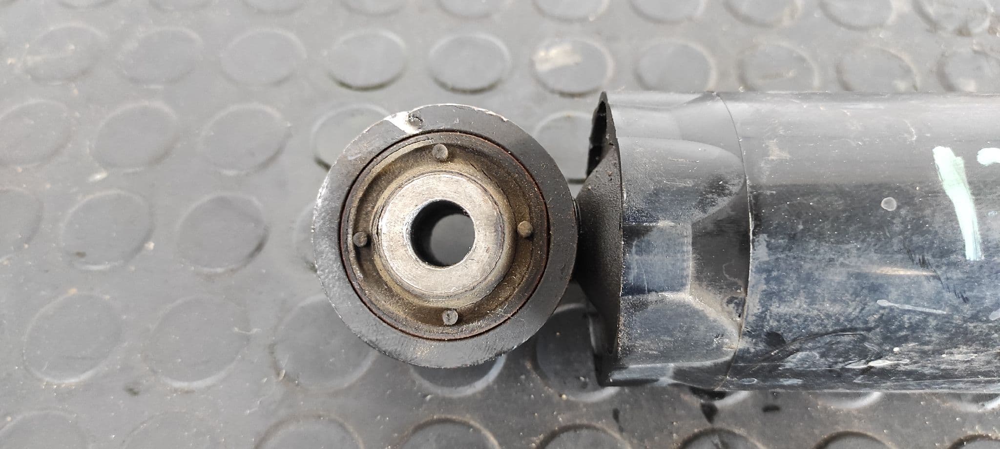 Recambio de AMORTIGUADOR DELANTERO DERECHO para LAND ROVER DISCOVERY (LT) 2.5 Turbodiesel 10DP referencia OEM IAM RNB103532   - VERDE 2