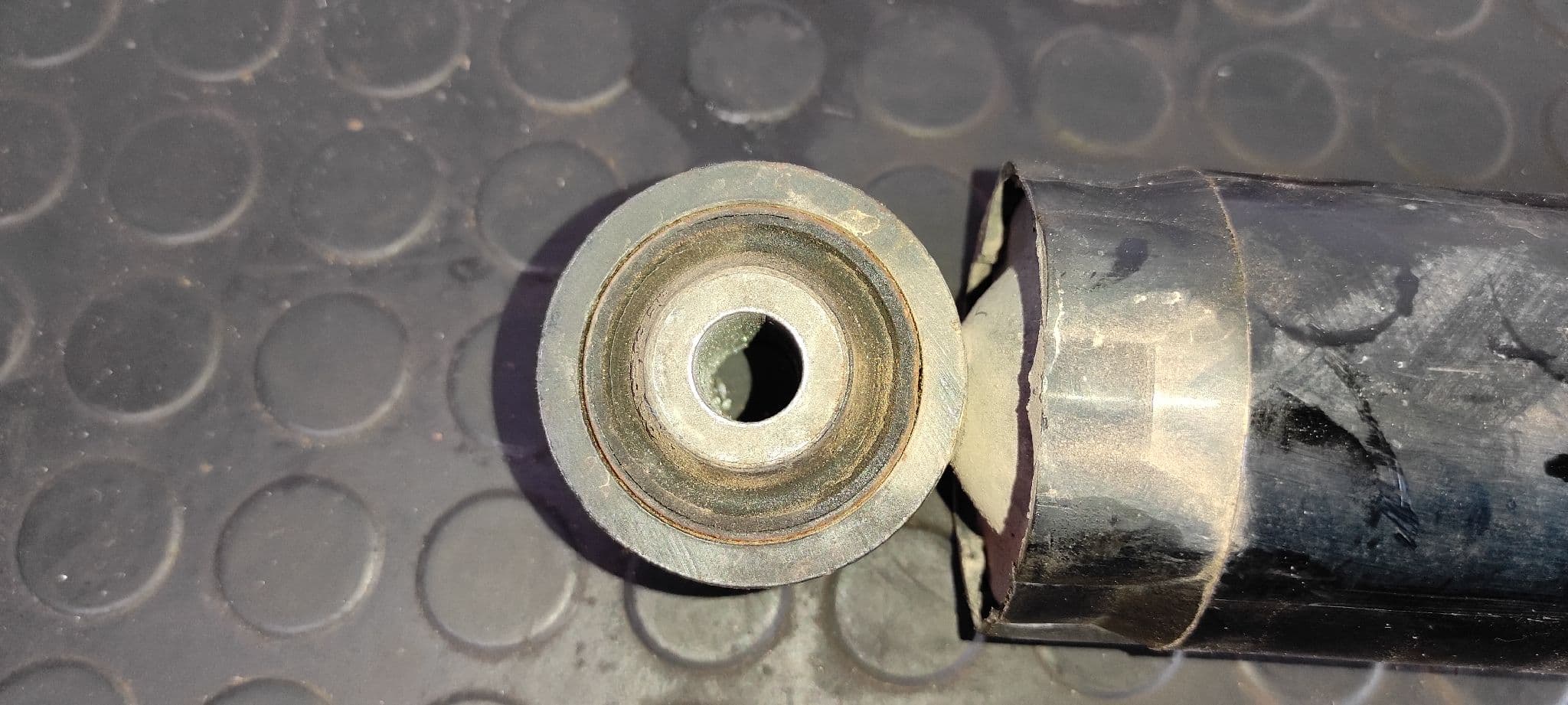 Recambio de AMORTIGUADOR DELANTERO IZQUIERDO para LAND ROVER DISCOVERY (LT) 2.5 Turbodiesel 10DP referencia OEM IAM RNB103532   - VERDE 3