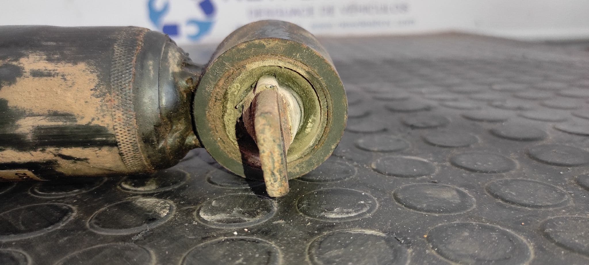 Recambio de AMORTIGUADOR DELANTERO IZQUIERDO para LAND ROVER DISCOVERY (LT) 2.5 Turbodiesel 10DP referencia OEM IAM RNB103532   - VERDE 2