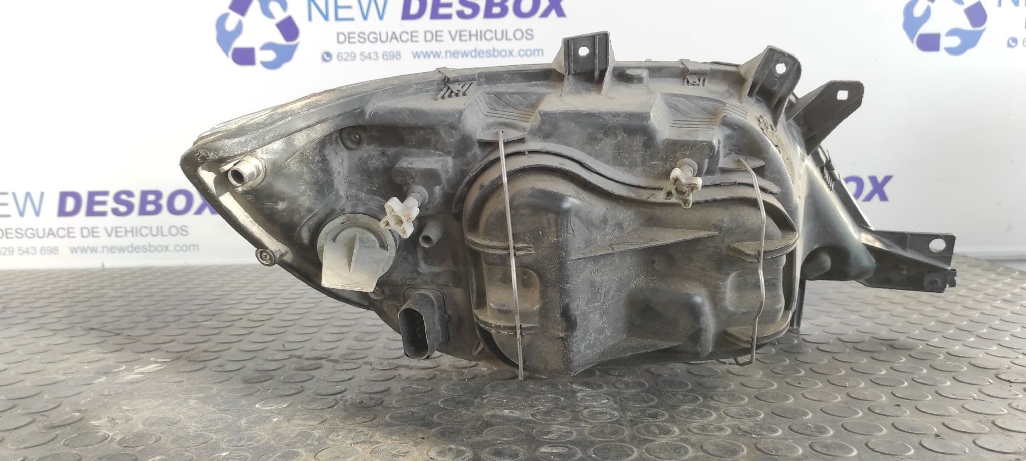 Recambio de FARO IZQUIERDO para MERCEDES-BENZ SPRINTER 02.00 -> CAJA CERRADA, TECHO ELEVADO * 611987 referencia OEM IAM 15053100   - BLANCO 4