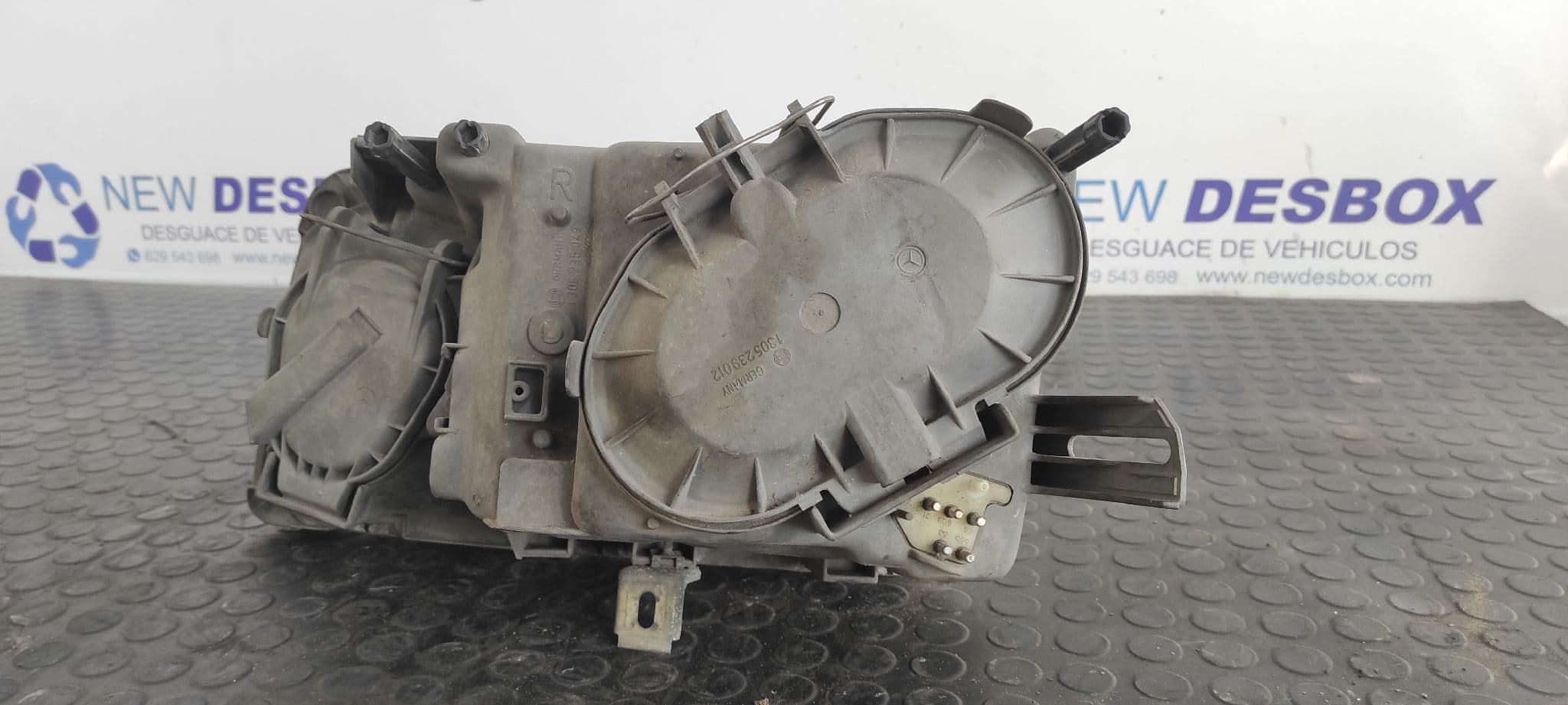 Recambio de FARO DERECHO para MERCEDES-BENZ CLASE S (W126) referencia OEM IAM A1268205661 8