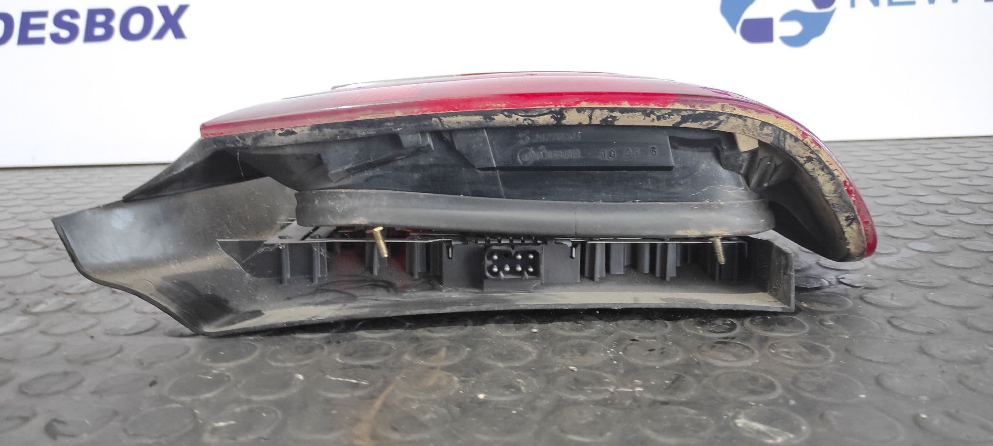 Recambio de PILOTO TRASERO DERECHO para BMW SERIE 3 COMPACTO (E36) referencia OEM IAM 8353810 7