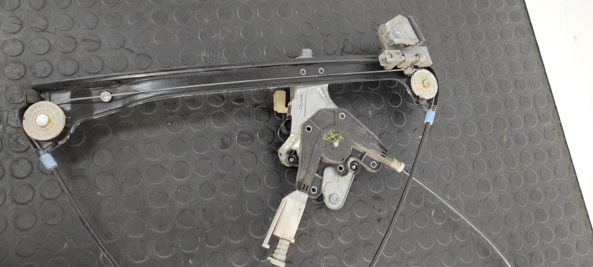 Recambio de ELEVALUNAS DELANTERO IZQUIERDO para BMW SERIE 3 COUPE (E46) referencia OEM IAM 8204179 4