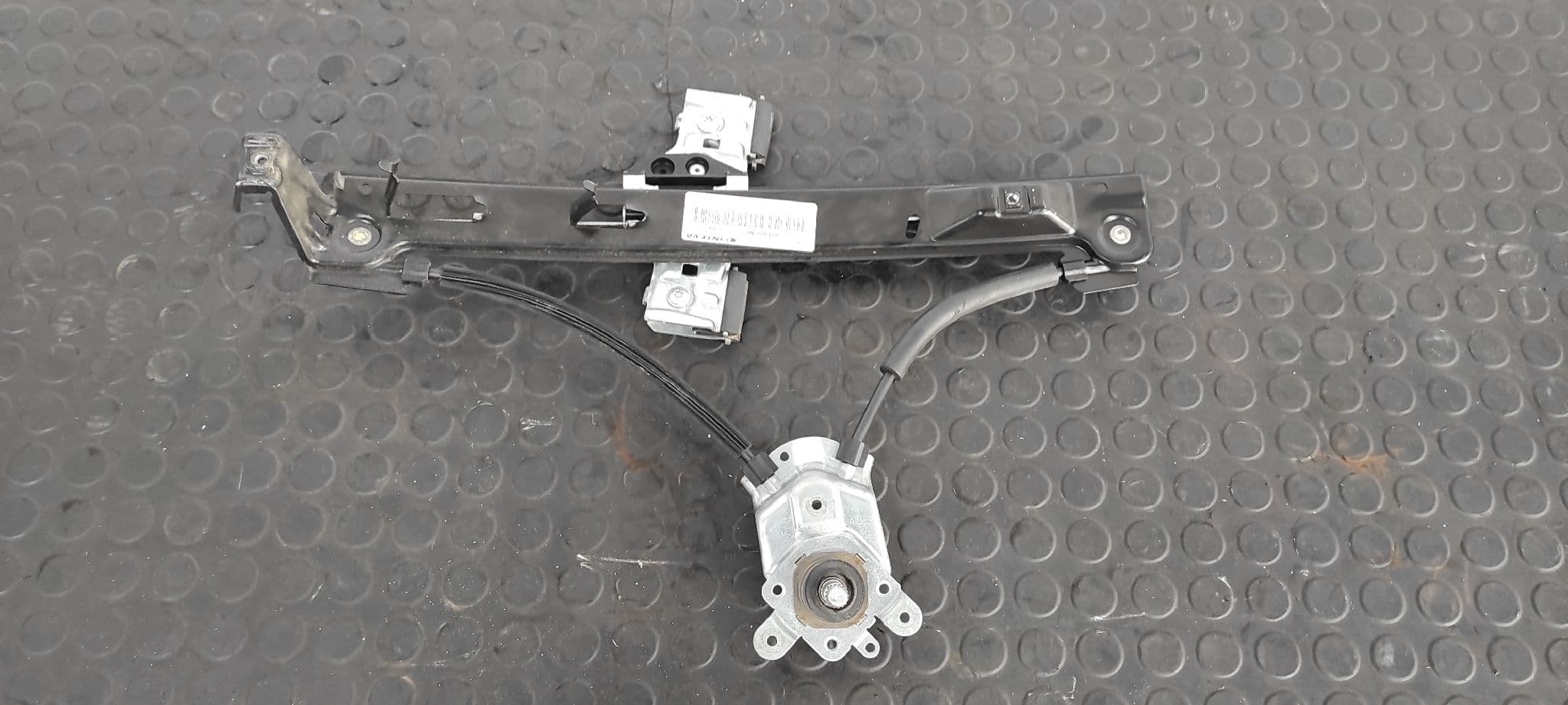 Recambio de ELEVALUNAS TRASERO IZQUIERDO para SEAT IBIZA SC (6P5) FR Crono CUT referencia OEM IAM 6J4839461C   - BLANCO