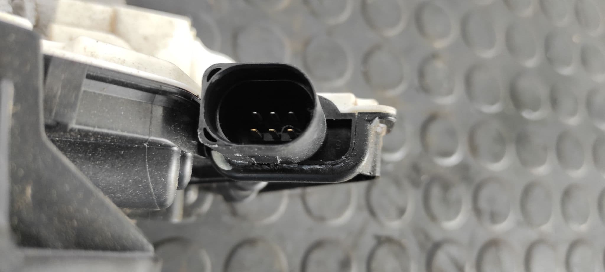 Recambio de CERRADURA PUERTA DELANTERA DERECHA para SEAT IBIZA SC (6P5) FR Crono CUT referencia OEM IAM 5N1837016F   - BLANCO 4