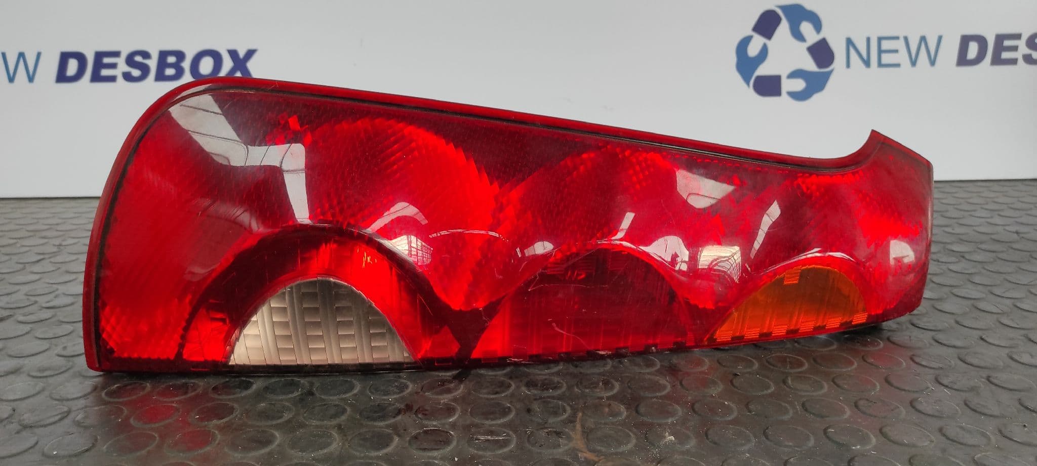 Recambio de PILOTO TRASERO IZQUIERDO para NISSAN NOTE (E11E) Acenta CR14DE referencia OEM IAM 22016752   - NEGRO