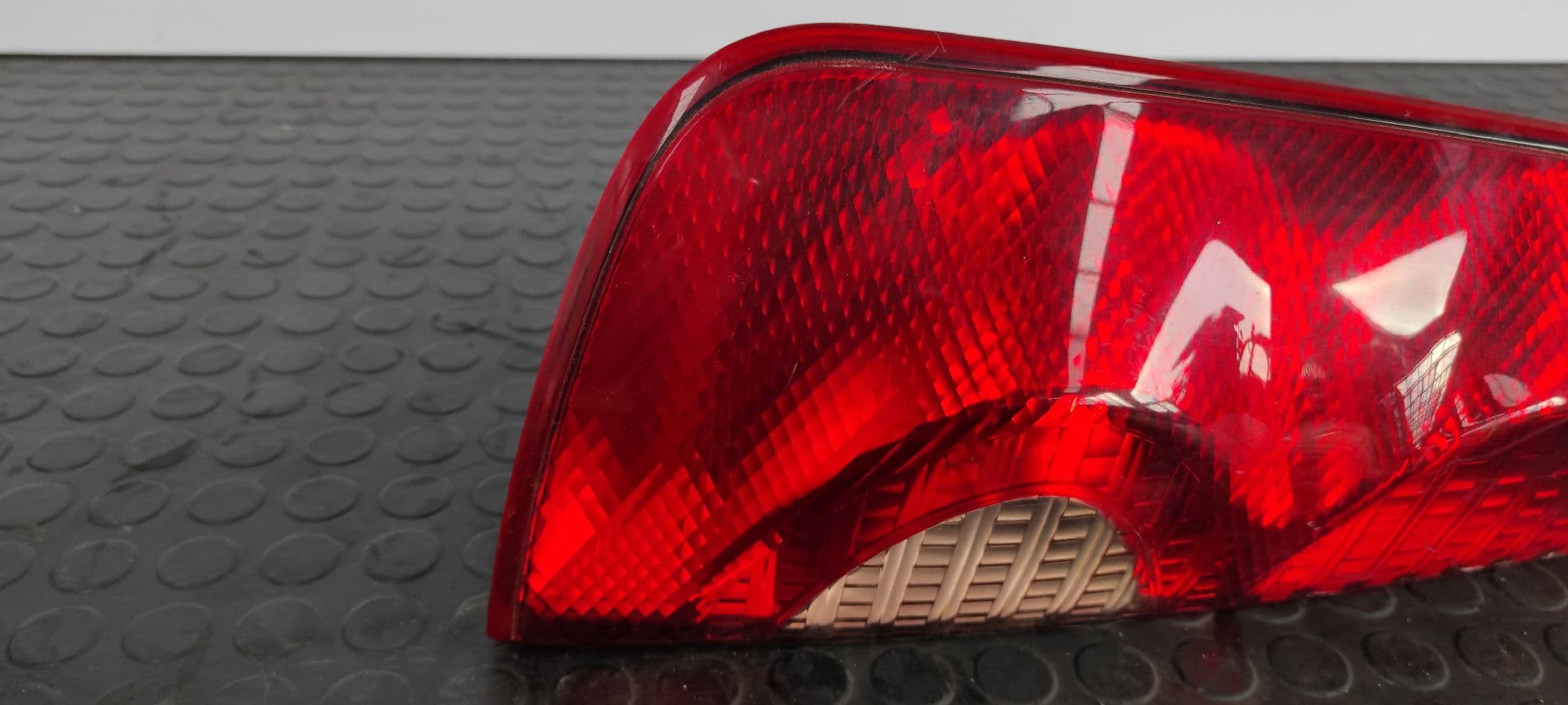 Recambio de PILOTO TRASERO IZQUIERDO para NISSAN NOTE (E11E) Acenta CR14DE referencia OEM IAM 22016752   - NEGRO 2