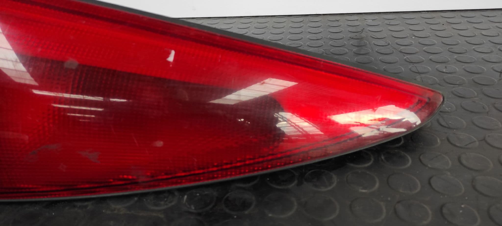 Recambio de PILOTO TRASERO IZQUIERDO para RENAULT LAGUNA (B56) 1.9 dTi F9Q710 referencia OEM IAM VALEO 2261   - AZUL 7