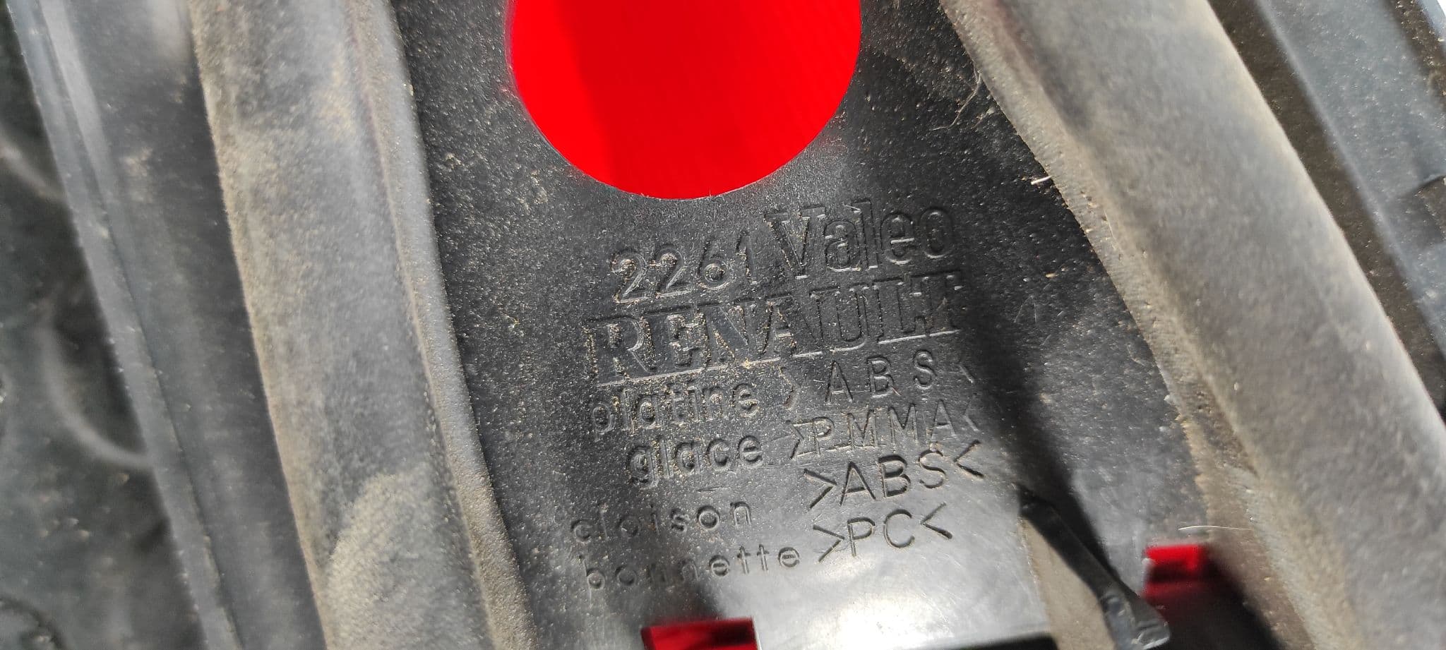 Recambio de PILOTO TRASERO IZQUIERDO para RENAULT LAGUNA (B56) 1.9 dTi F9Q710 referencia OEM IAM VALEO 2261   - AZUL 2